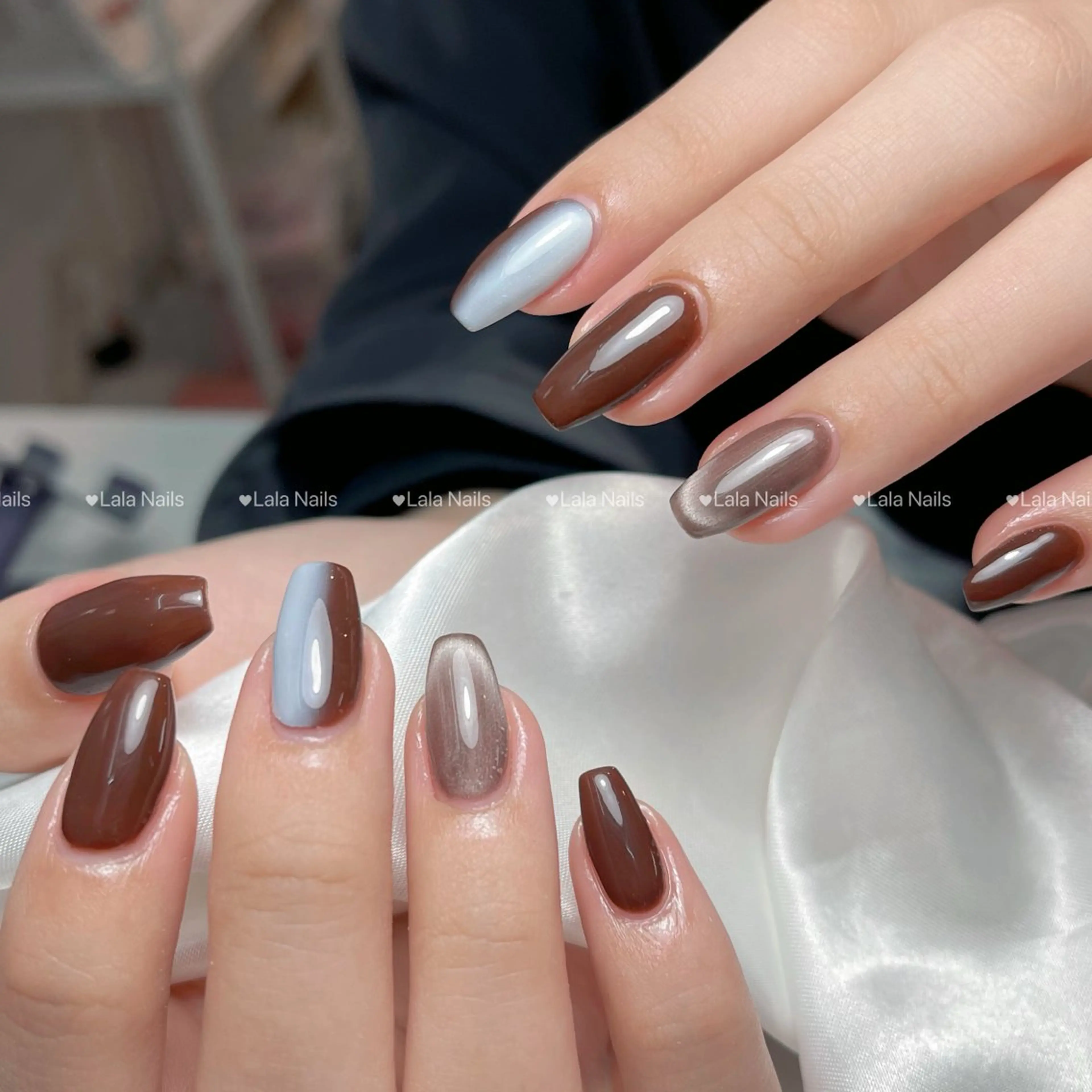 ネイル アートネイル 長さ出し フレンチネイル グラデーション キラキラネイル Lala Nailsのネイルデザイン