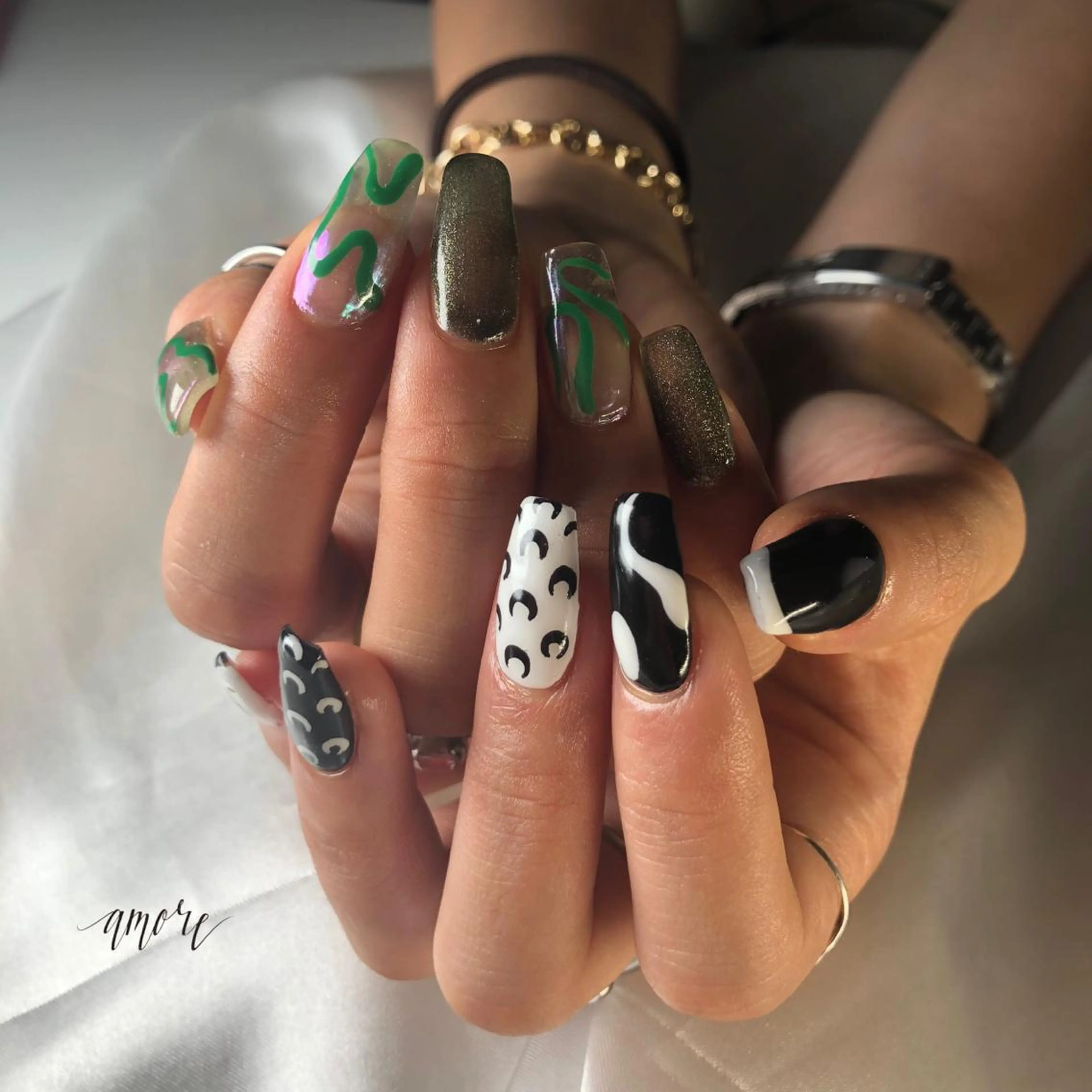 ネイル ジェルネイル 氷ネイル・うるうるネイル マグネットネイル ミラーネイル ニュアンスネイル You kyehwaのネイルデザイン