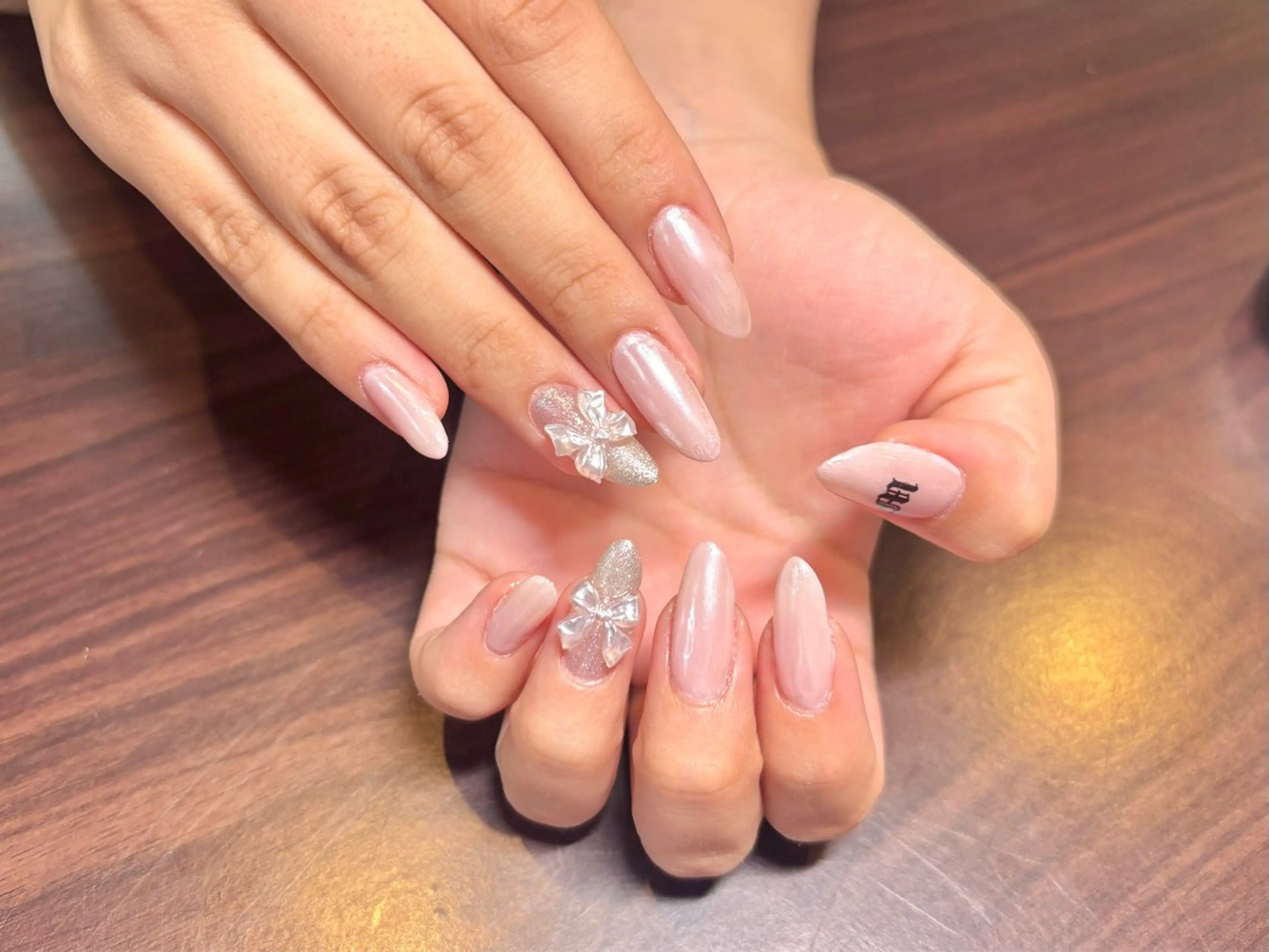 ネイル 持ち込み Hübsch所属・Sakura Hのネイルデザイン