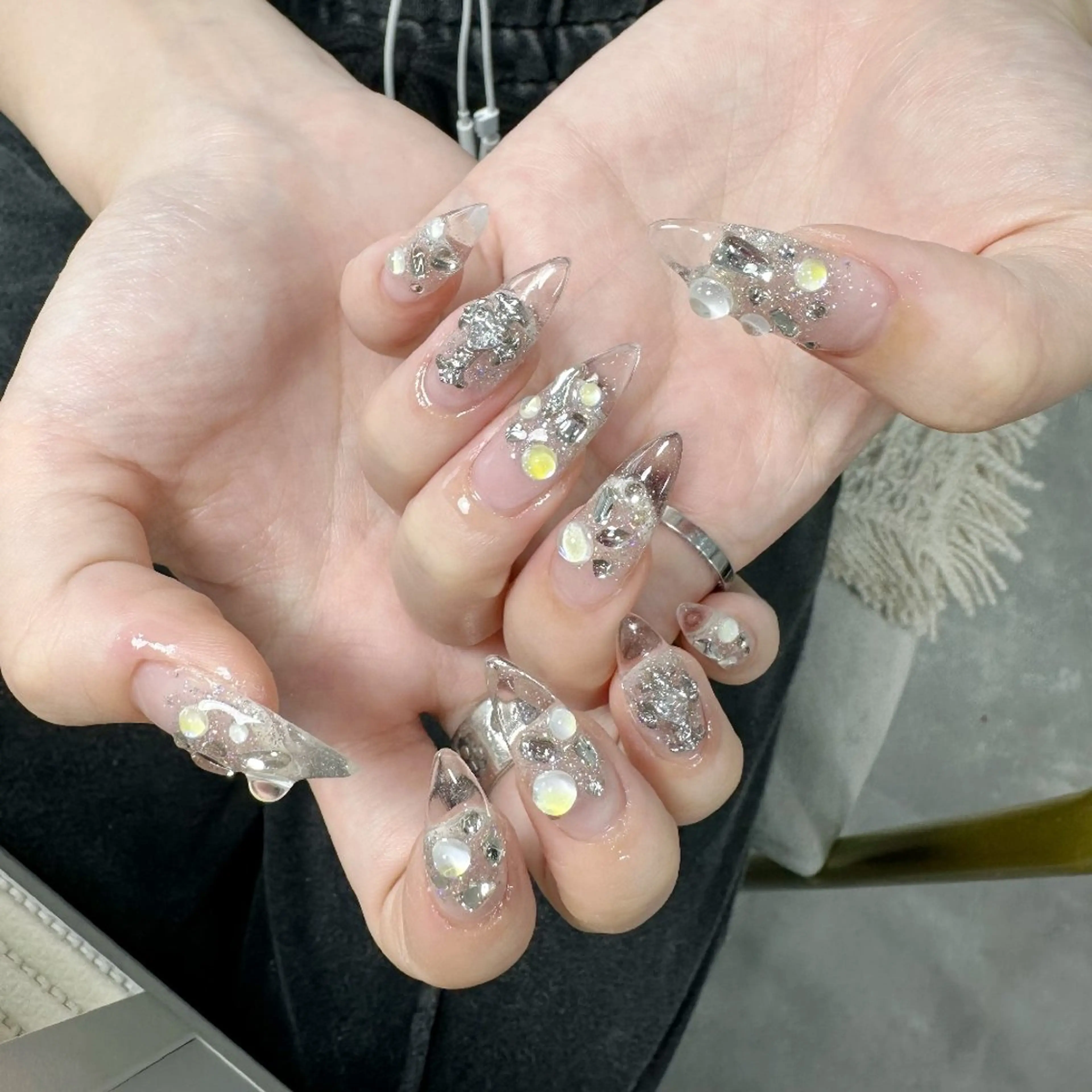 ネイル チークネイル フレンチネイル ジェルネイル ガーリー キラキラネイル ハンドネイル UM Nail Salonのネイルデザイン