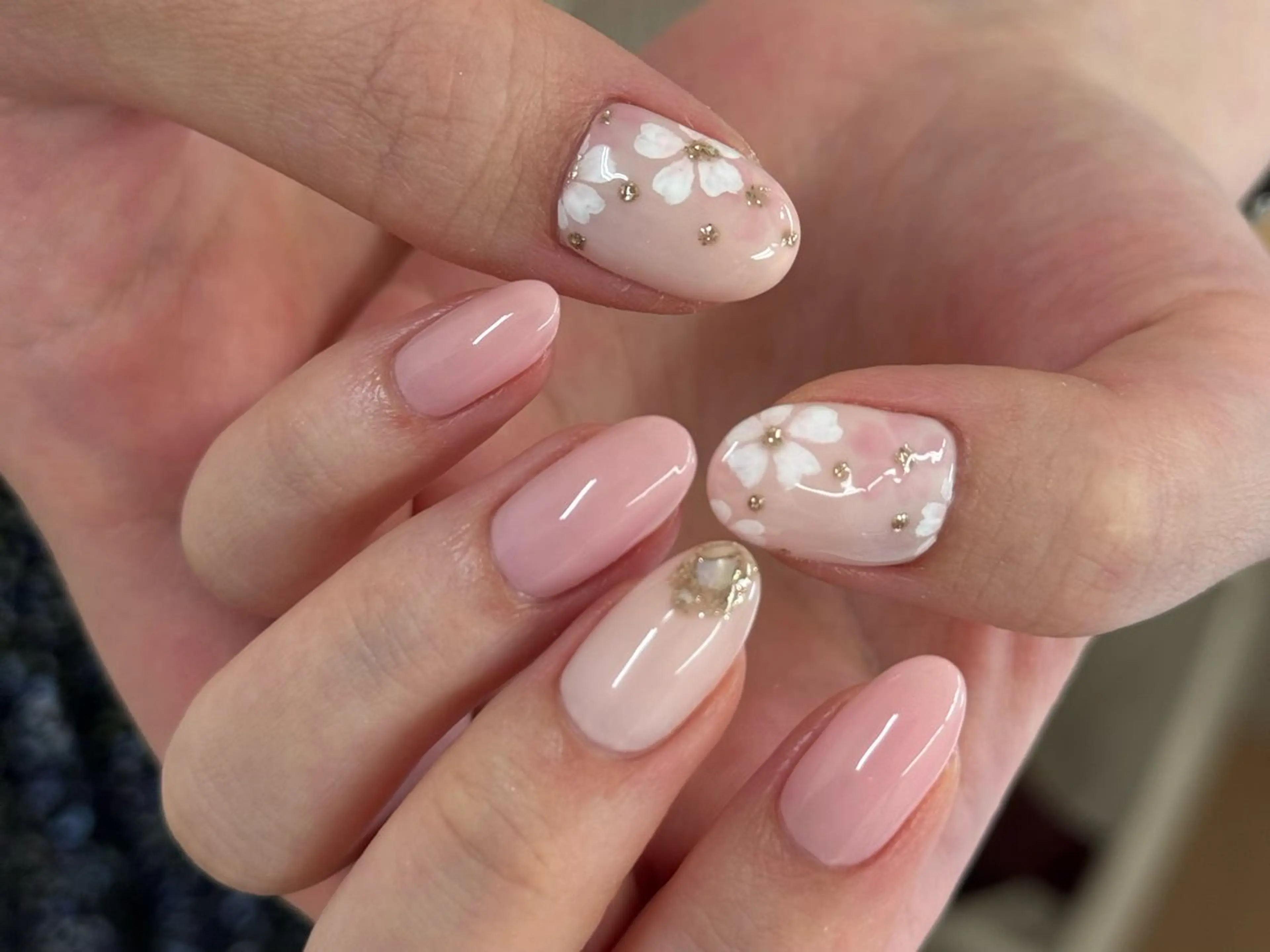 ネイル チークネイル フレンチネイル 韓国ネイル マグネットネイル 持ち込み ハンドネイル Hi nail🎀 池袋kozueのネイルデザイン