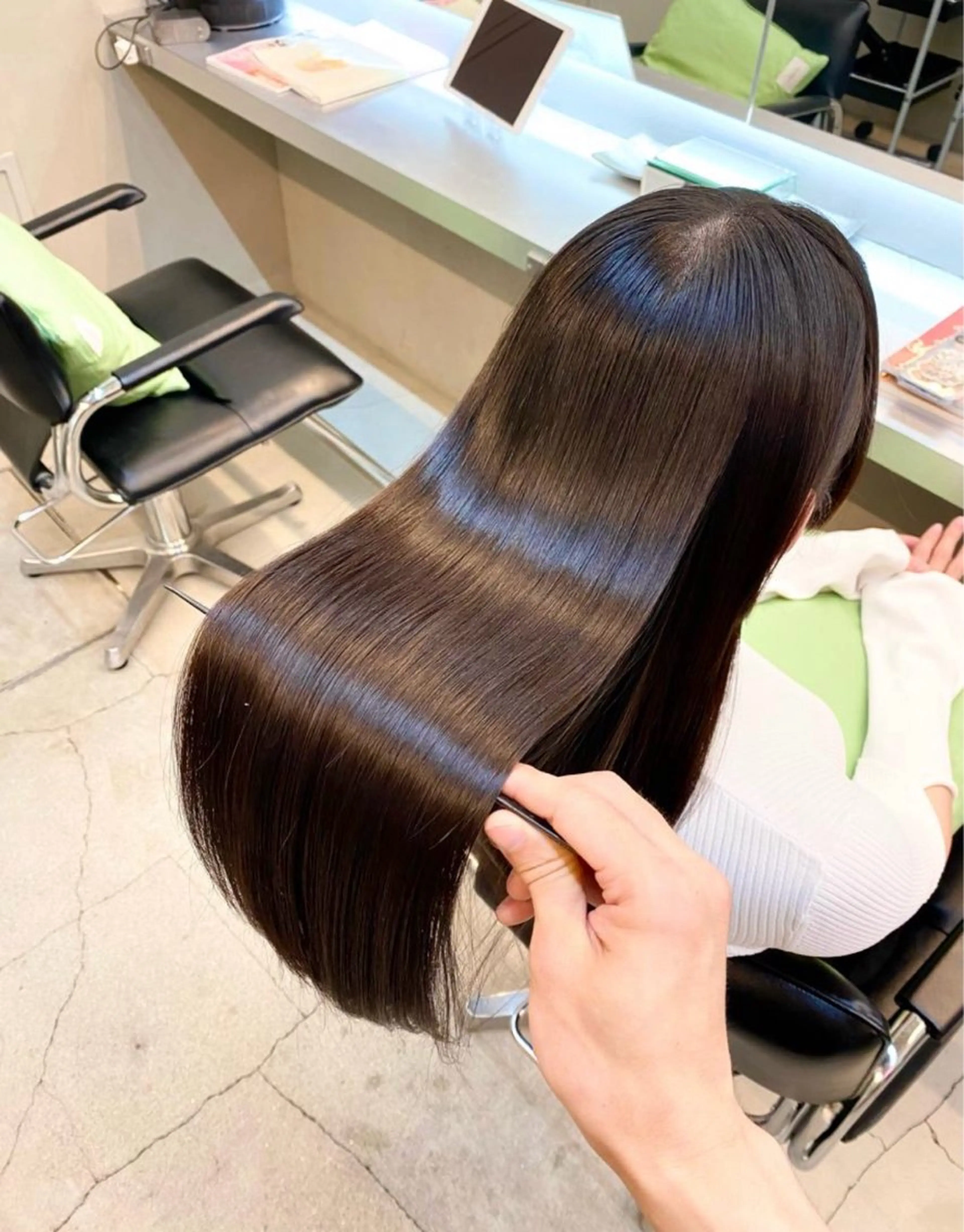 ロング パーマ 伸ばしかけ 縮毛矯正 酸性ストレート ストレートパーマ 縮毛矯正 普通の美容室じゃない ‼️/若林のヘアスタイル