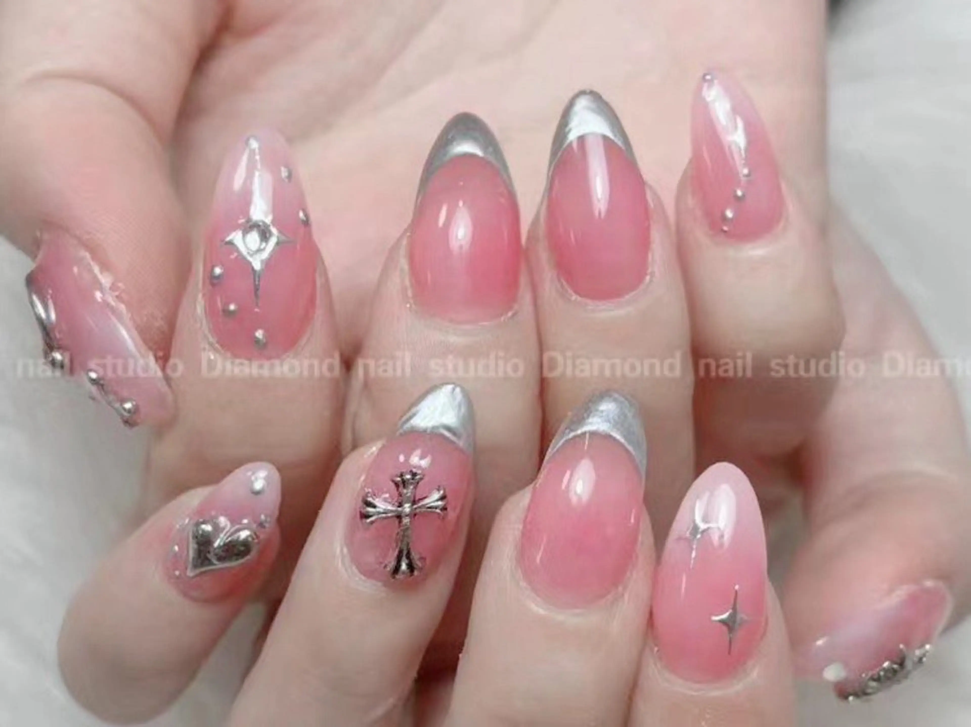 ネイル Mio ⛱のネイルデザイン