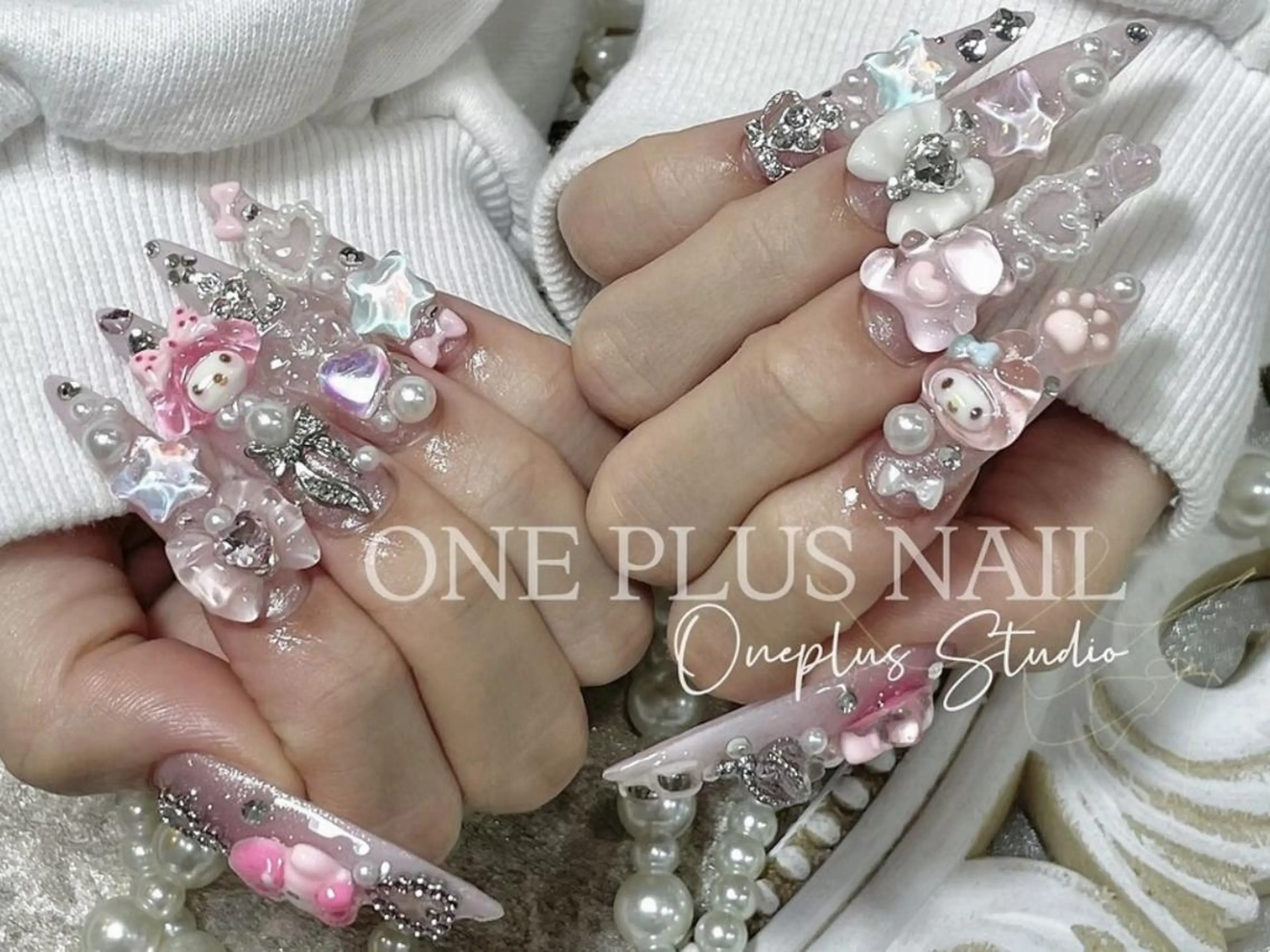 ネイル アートネイル ジェルネイル グラデーション ハート 持ち込み One Plus Nail Salonのネイルデザイン