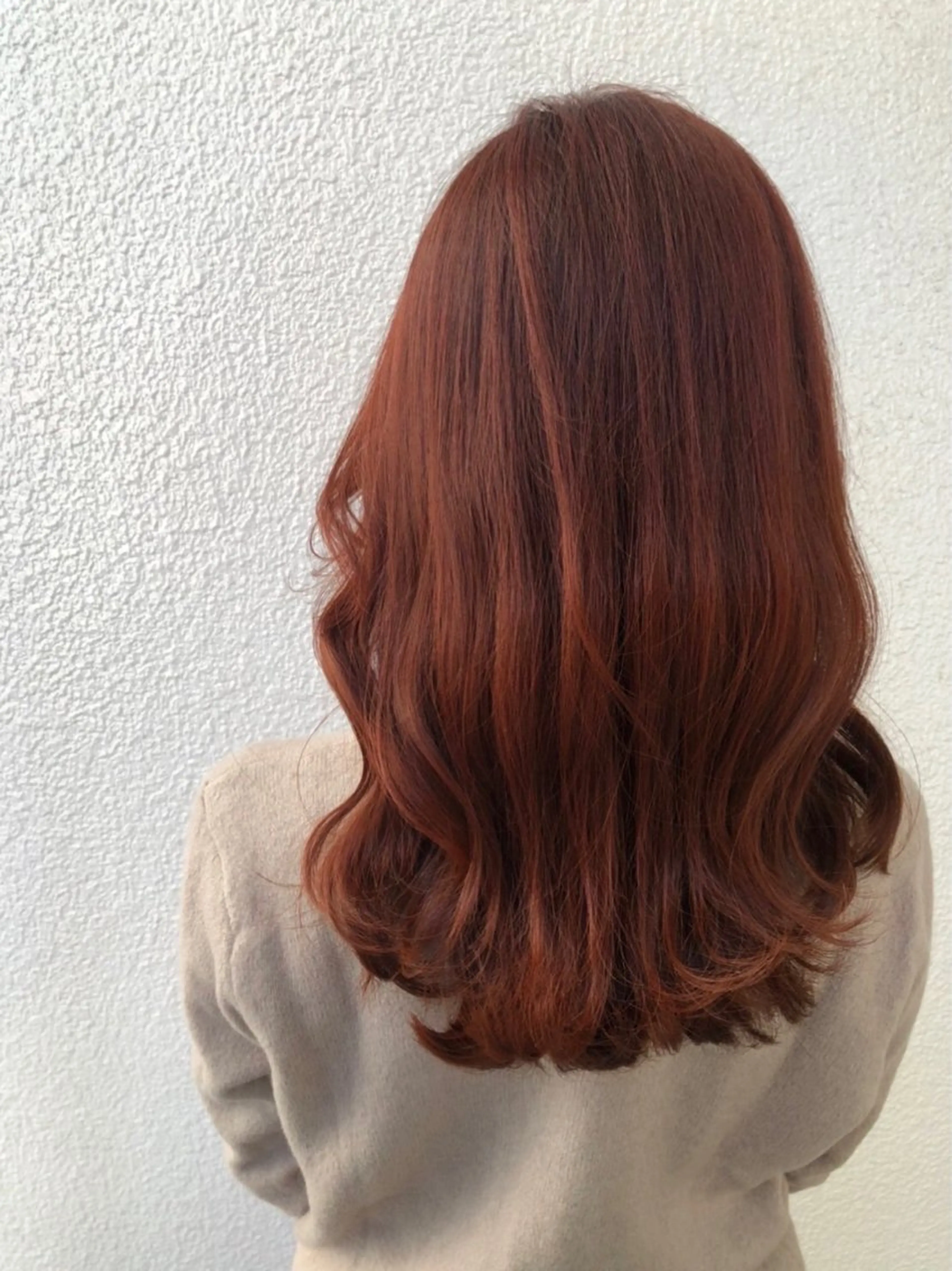 カラー YoLo.所属・村上 ななみのヘアスタイル