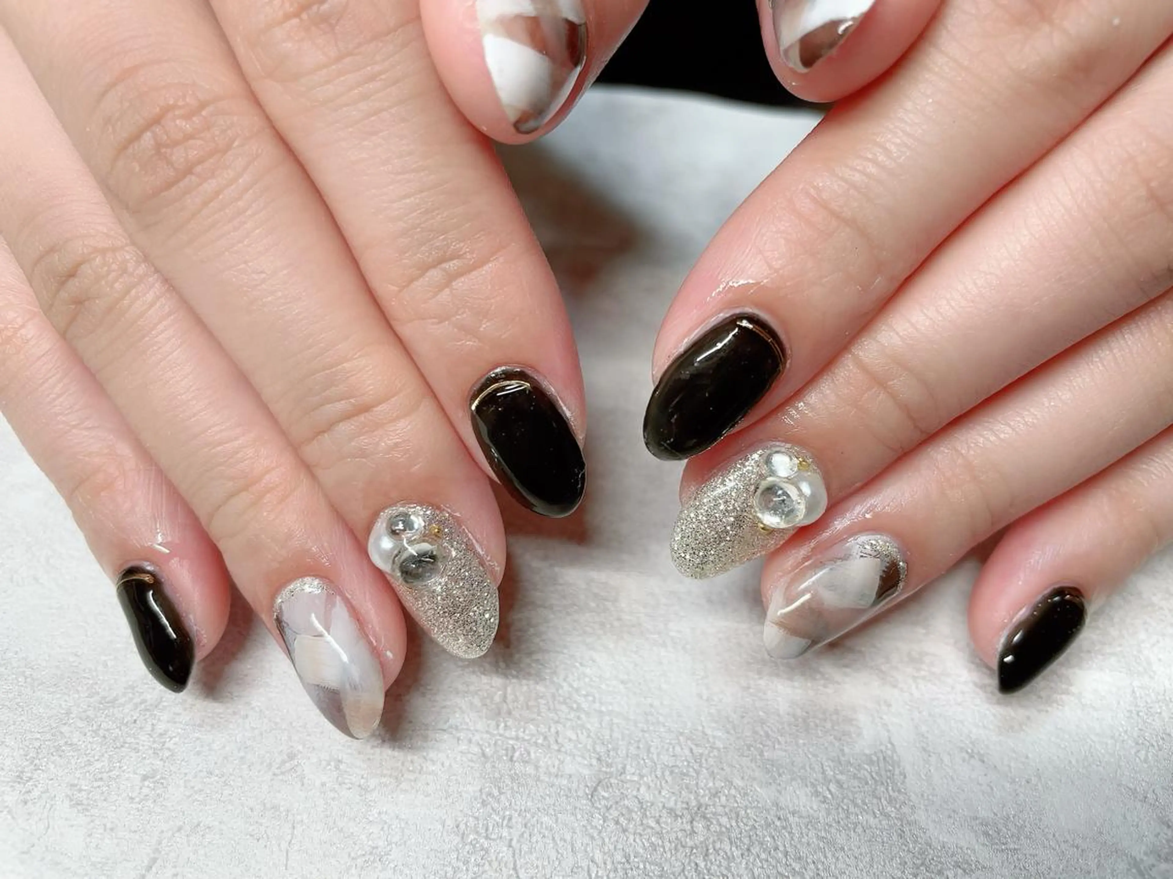 ネイル アートネイル フットネイル キラキラネイル 持ち込み ニュアンスネイル nail happiness.のネイルデザイン