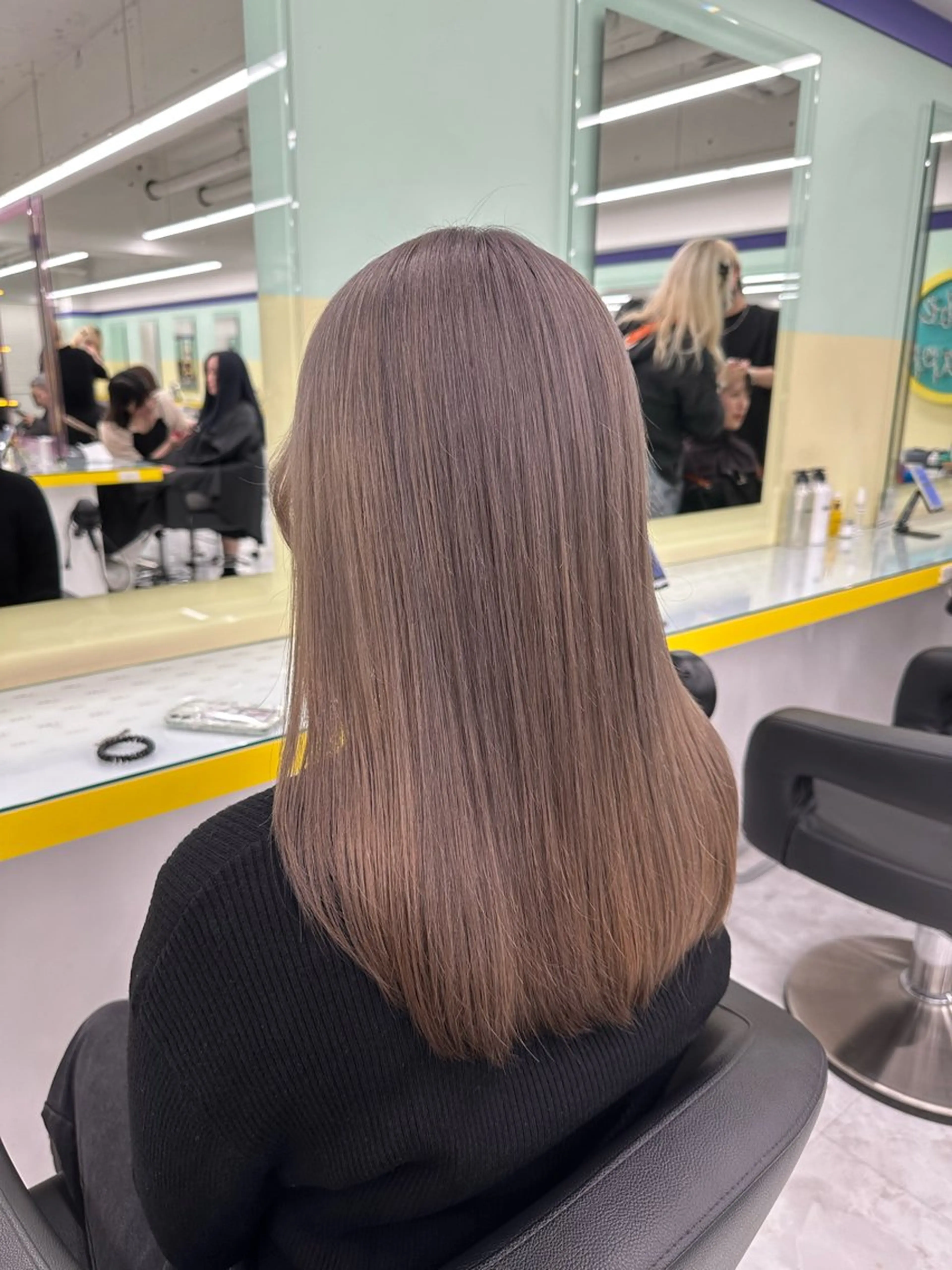 セミロング トリートメント ヘアカラー yuria 🌙のヘアスタイル