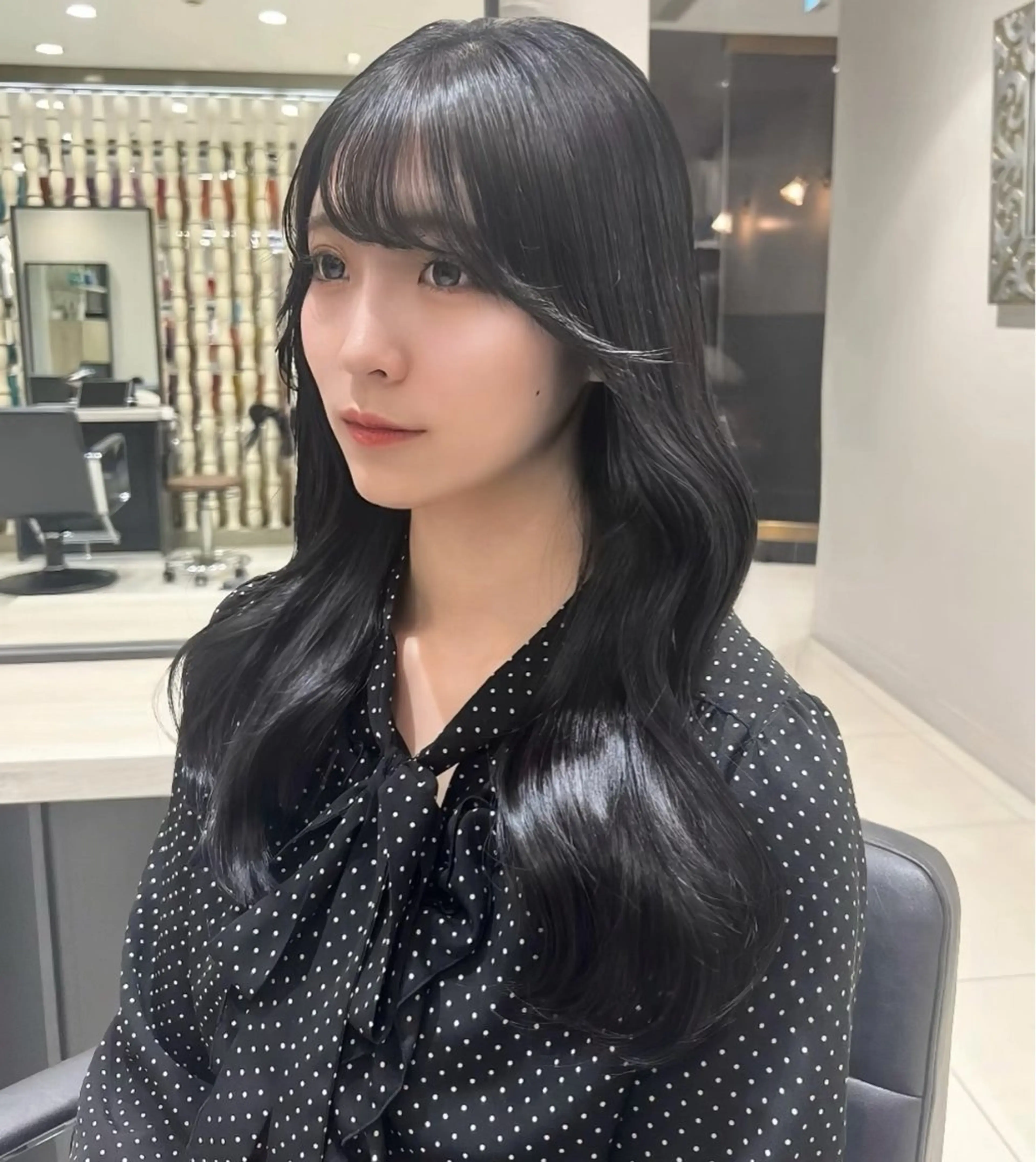 ロング カラー 黒髪 グレージュ Euphoria新宿店所属・新宿/透明感カラー/ 縮毛矯正/SHOKIのヘアスタイル
