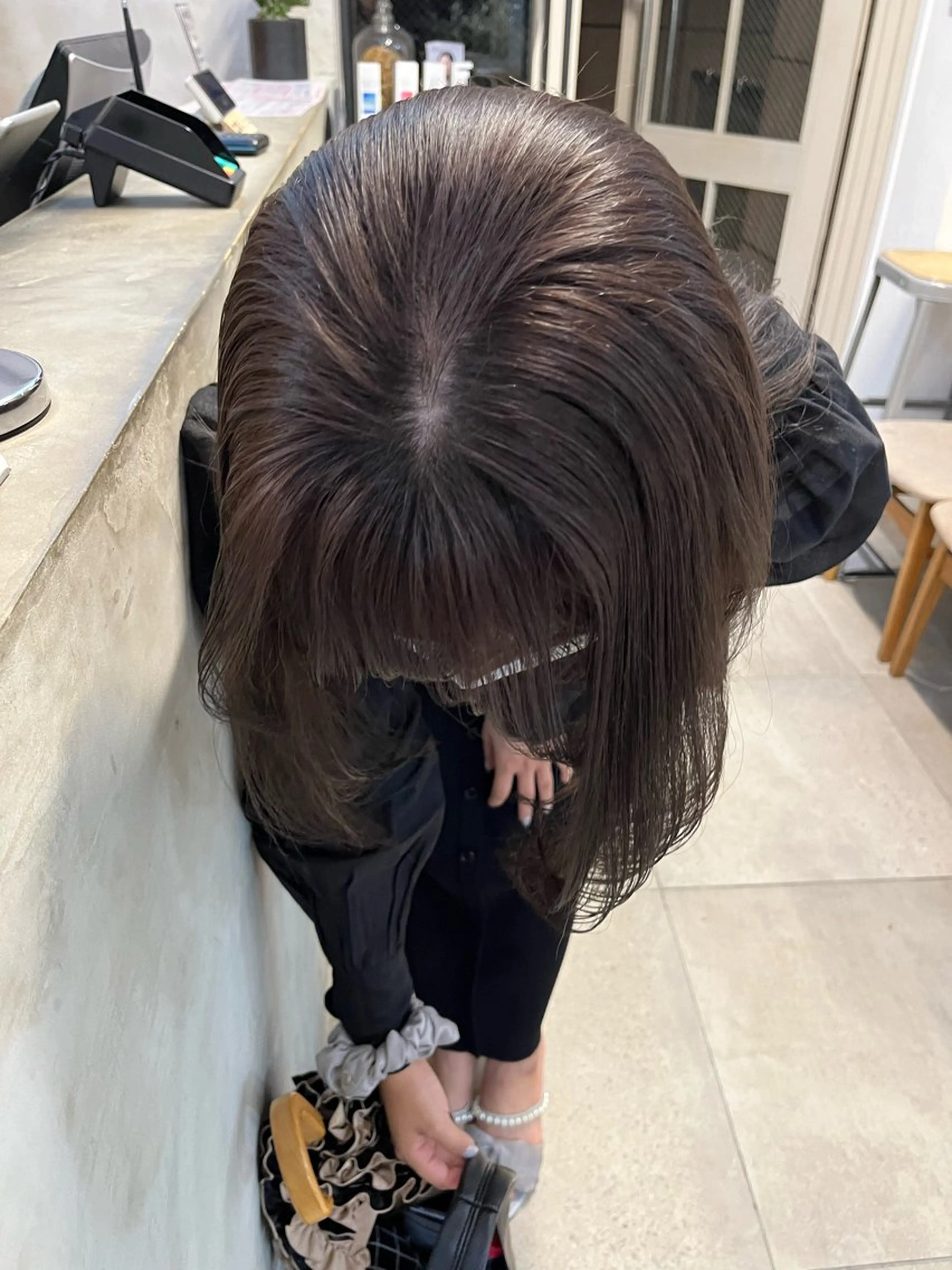 ミディアム カラー ベージュカラー ブリーチ 透明感カラー グレージュ ハイトーンカラー ヘアカラー トリートメント ナチュラルなヘア /ヨシダトモキのヘアスタイル