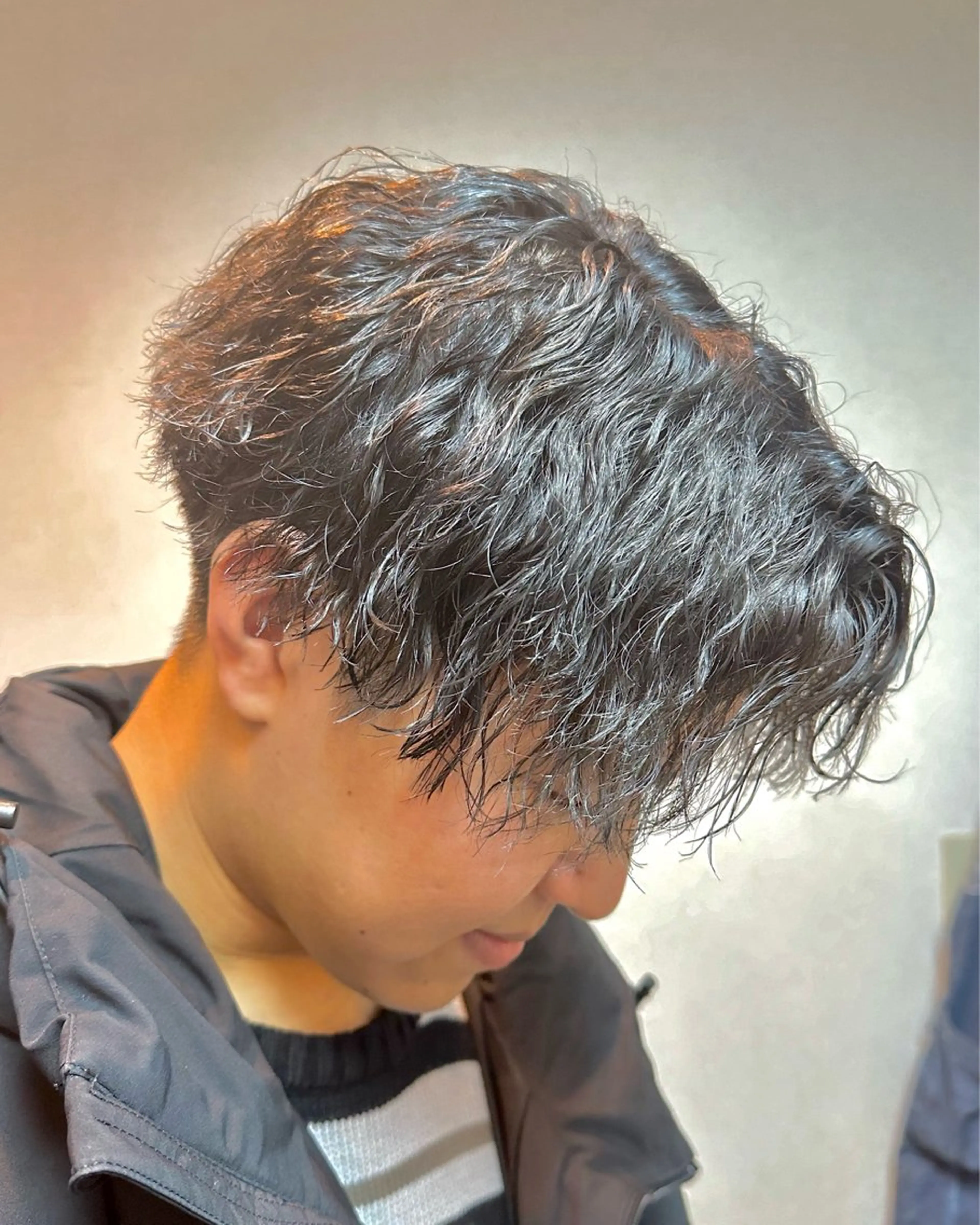 パーマ メンズ センターパート ダウンパーマ カルマパーマ マッシュ メンズパーマ 野村 俊太のヘアスタイル