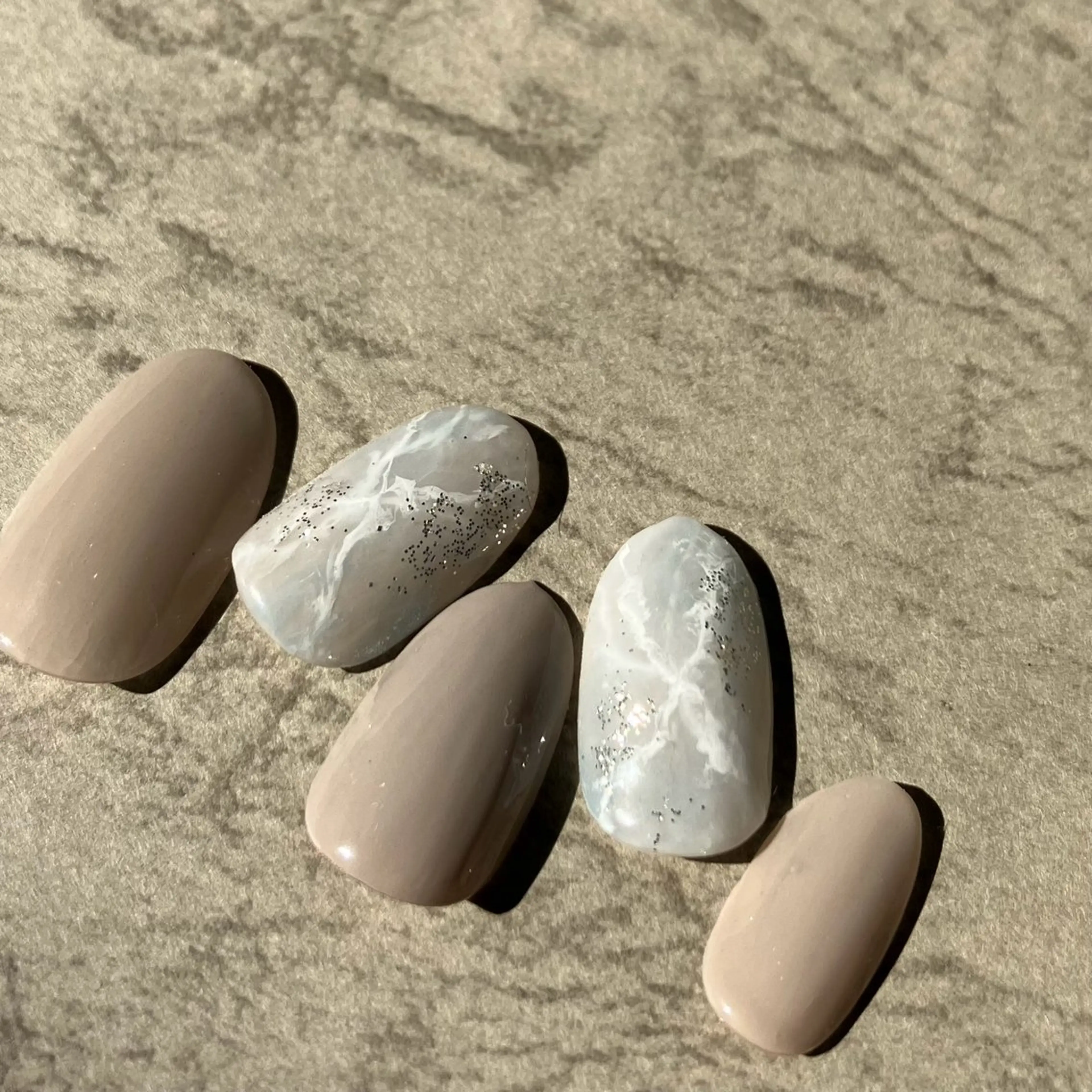 ネイル ブラウン ニュアンスネイル 夏ネイル ハンドネイル ハンドケア Yamamoto Sayakaのネイルデザイン