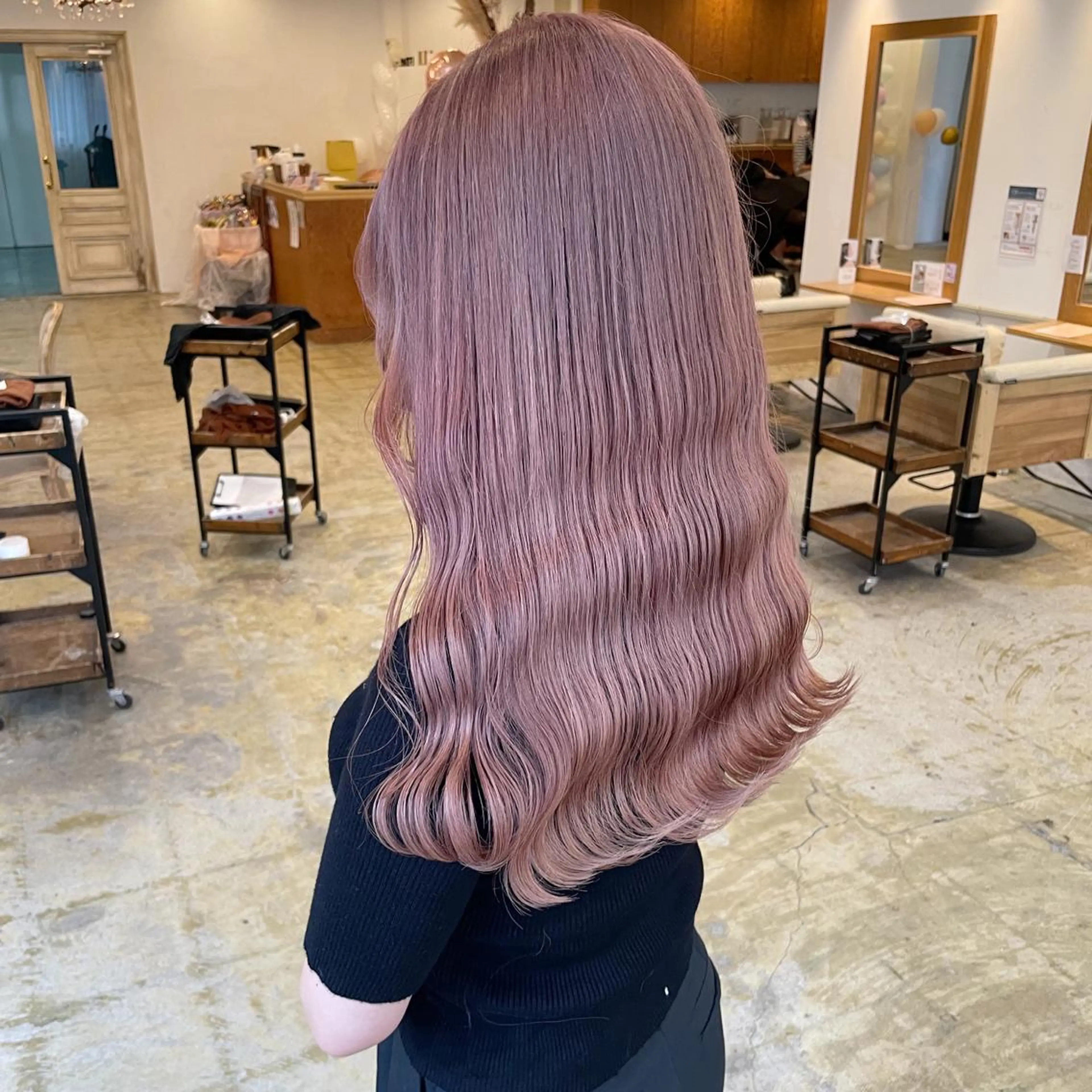 ロング カラー ベージュカラー ピンクカラー ピンクベージュ 北田 美琴 / 柔らかいカラーのヘアスタイル