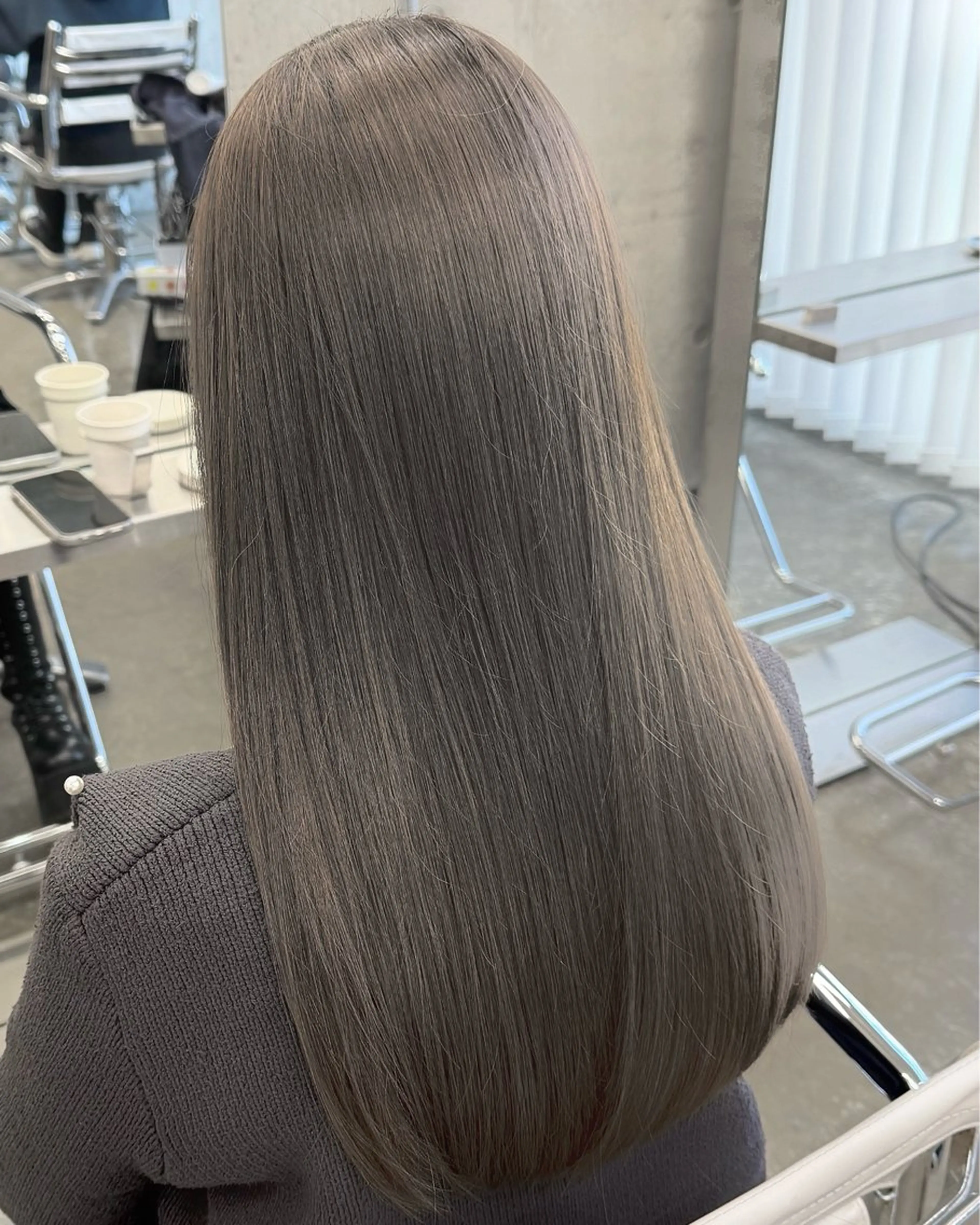 ロング カラー ブリーチ ダブルカラー グレージュ ブリーチなしカラー カット ヘアカラー トリートメント 高橋大樹/グレージュ 透明感/髪質改善のヘアスタイル