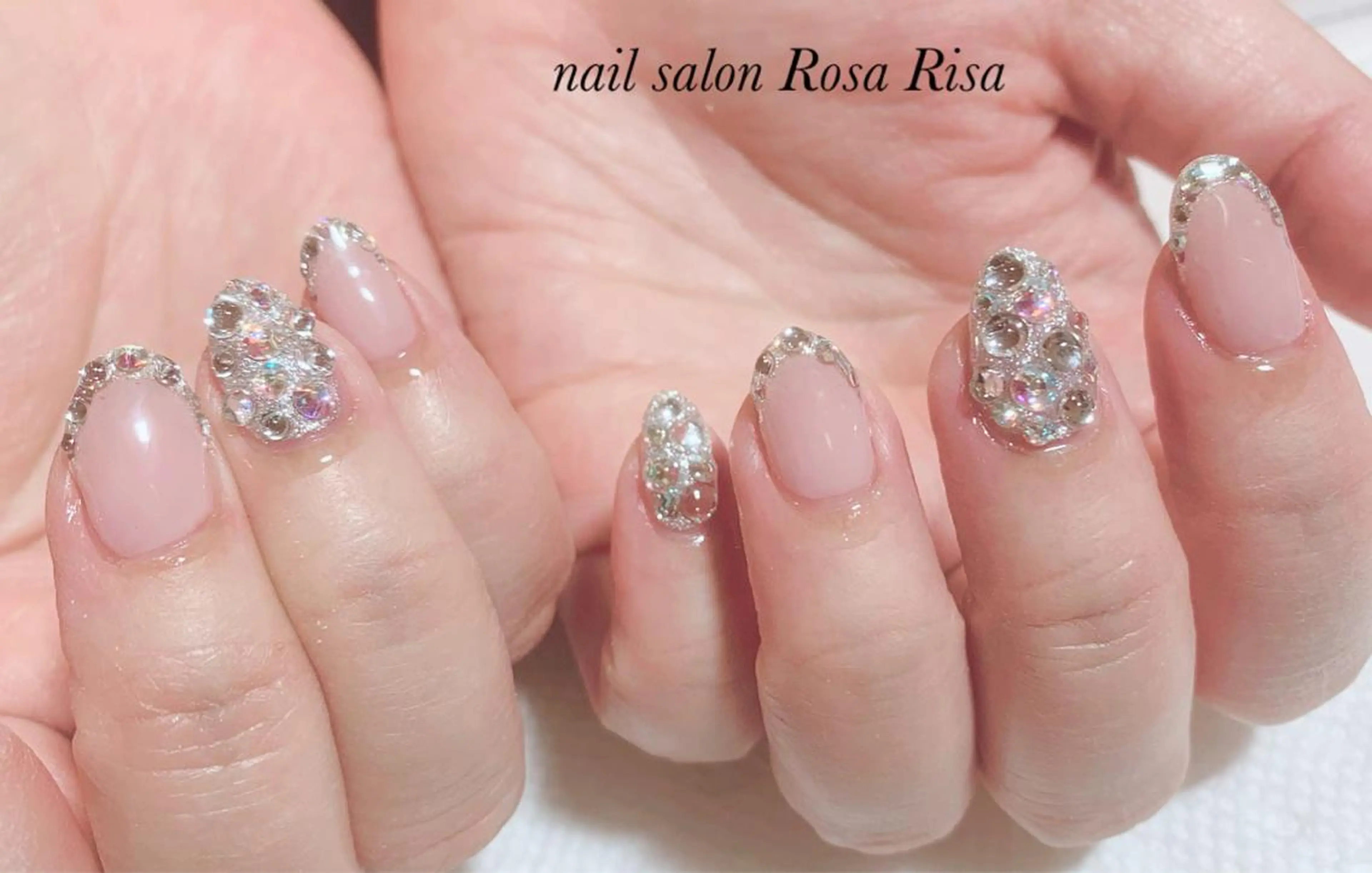 ミディアム ネイル ストーンネイル ハンドネイル ネイルスタジオ シェイクユアハンズのネイルデザイン