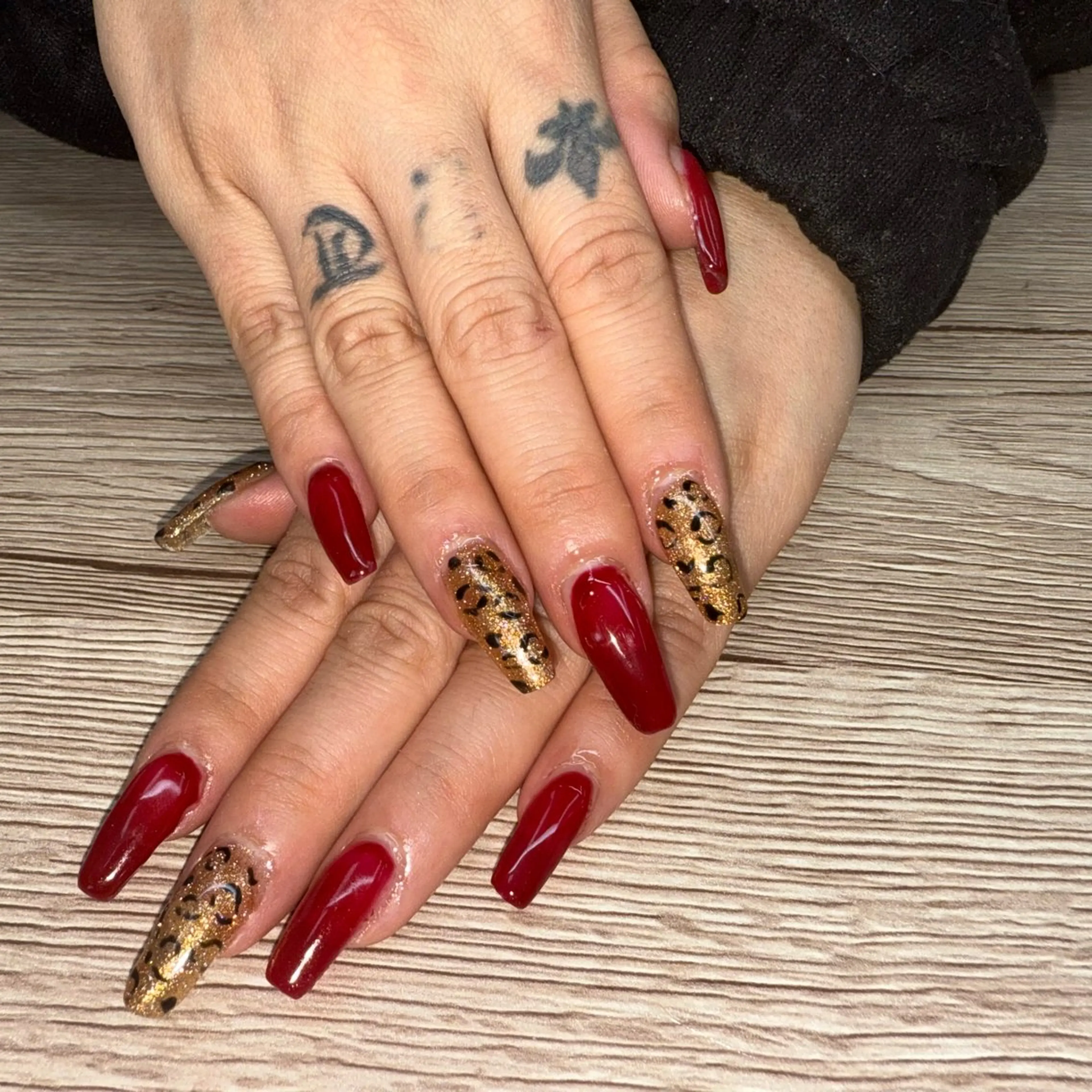 ネイル アニマル柄 ハンドネイル 松山 碧のエステ・リラクイメージ