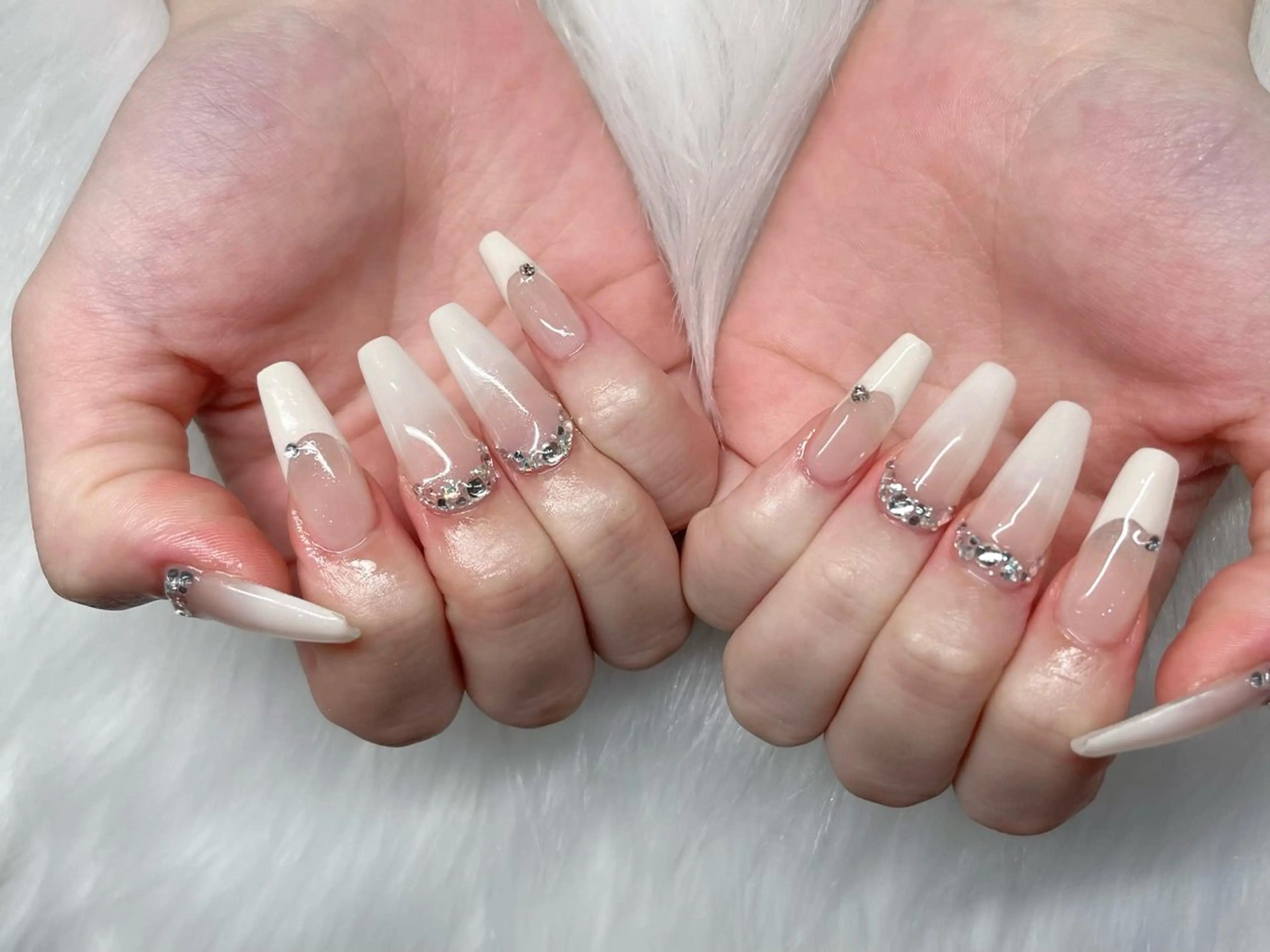 ネイル オーロラネイル フレンチネイル ガラスフレンチ ロングネイル マグネットネイル ハンドネイル XIMINANAIL SALON堀江店のネイルデザイン