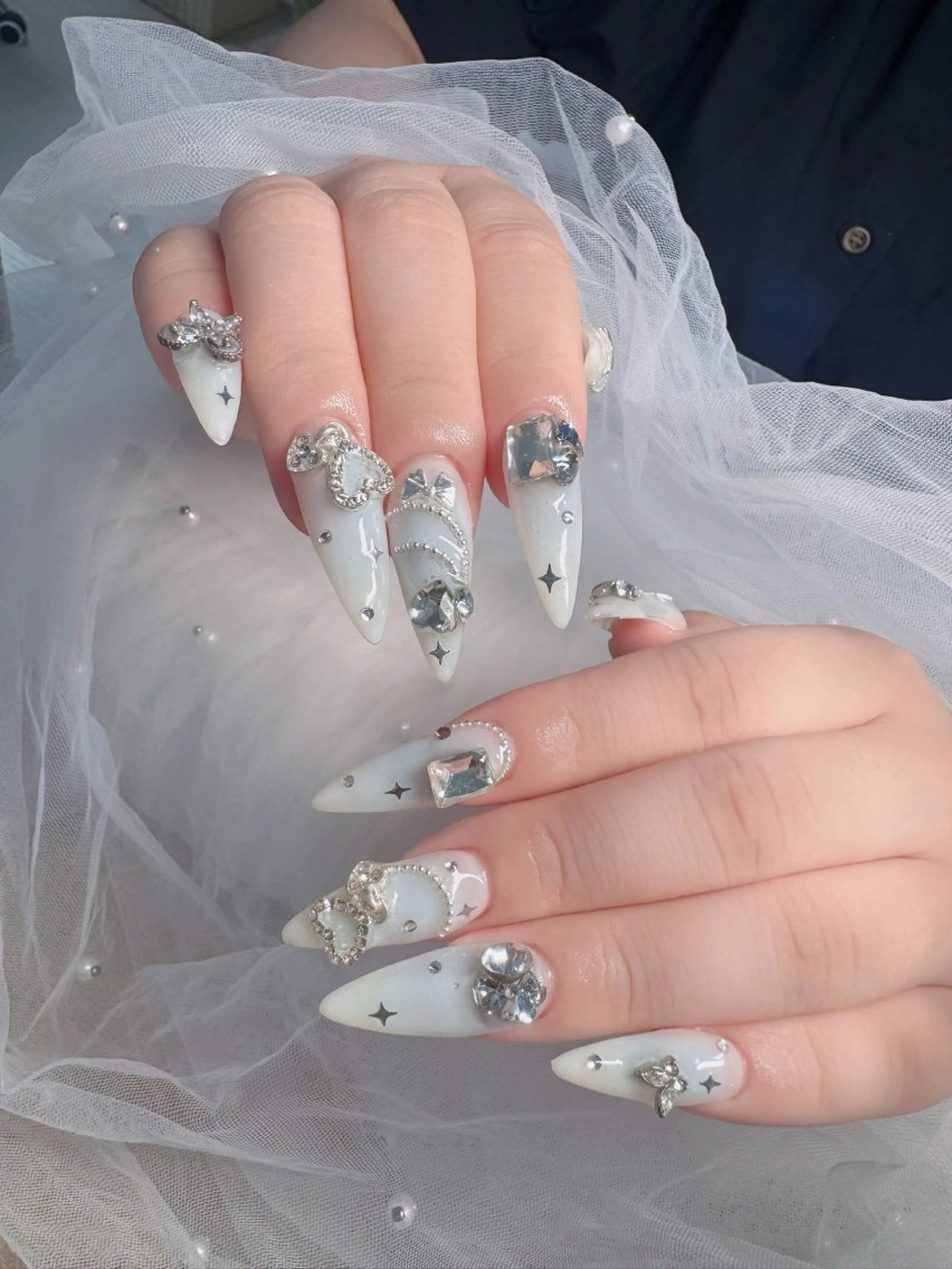 ネイル フレンチネイル ジェルネイル ガラスフレンチ ハロウィン ハート H.baby Nail Salonのネイルデザイン