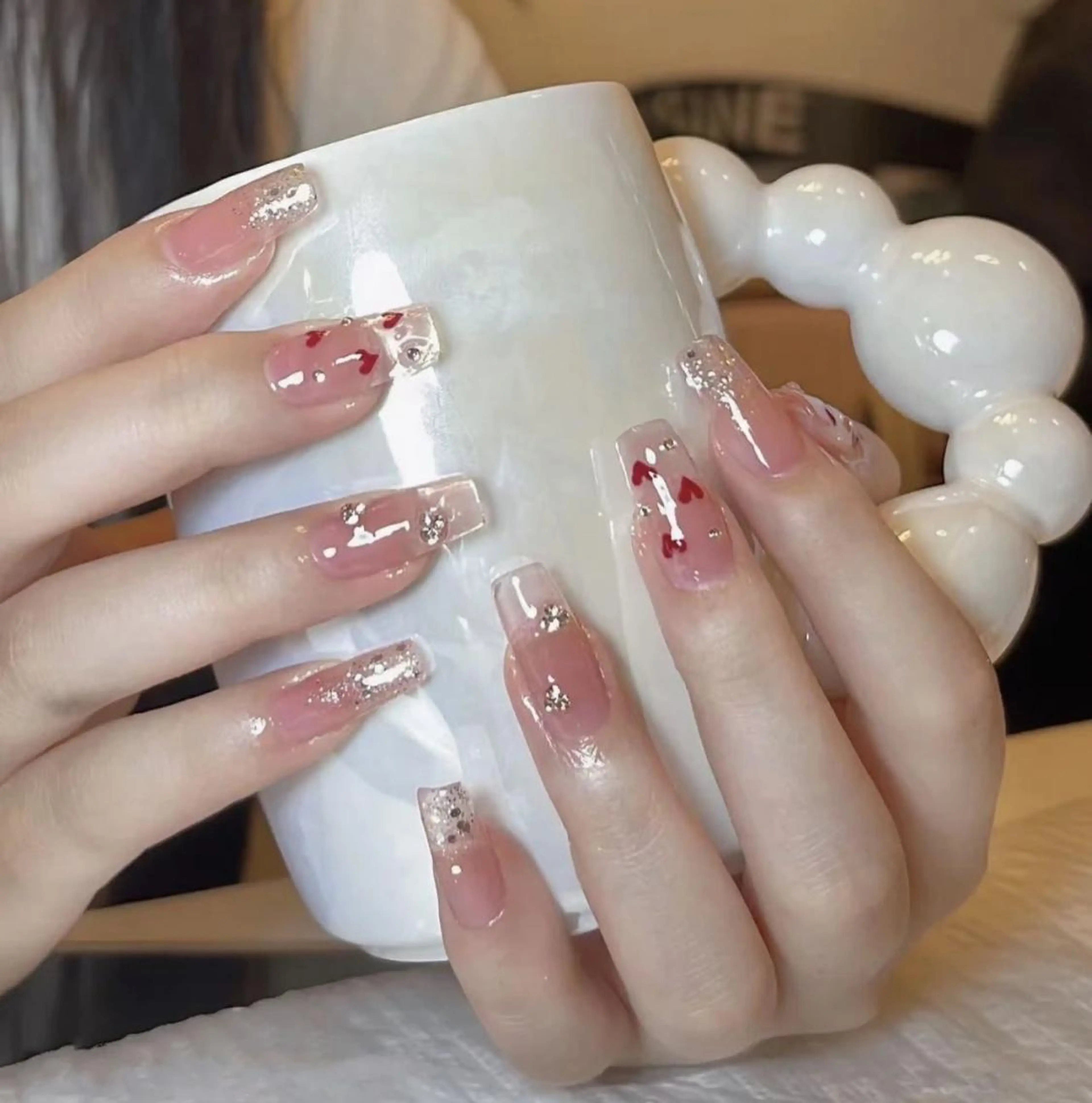 ネイル アートネイル 長さ出し ネイルチップ Queens ciciのネイルデザイン