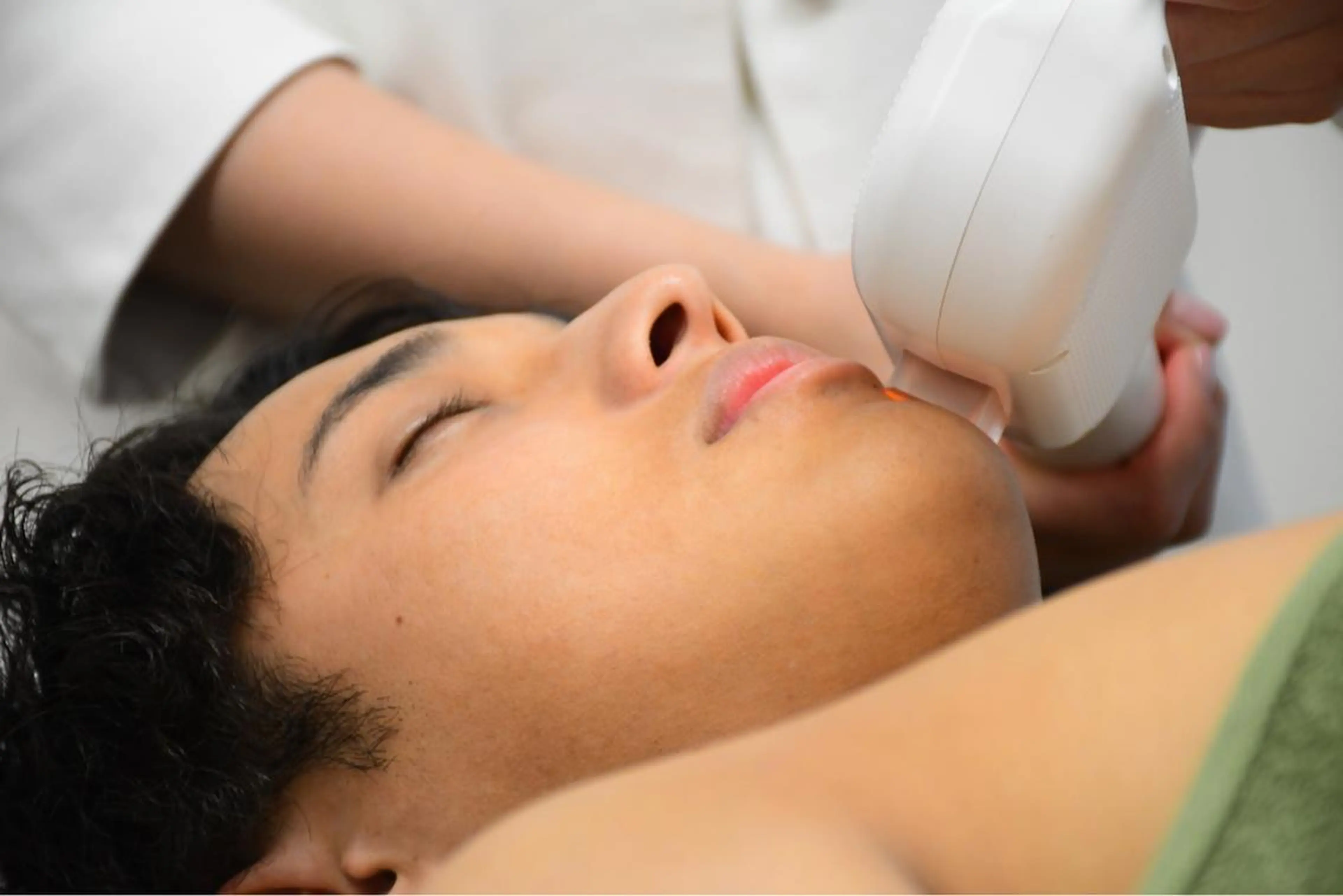 【男性】パーツ別【ワキ/襟足/手or足の指・甲/ヒザなど】¥3300~の写真