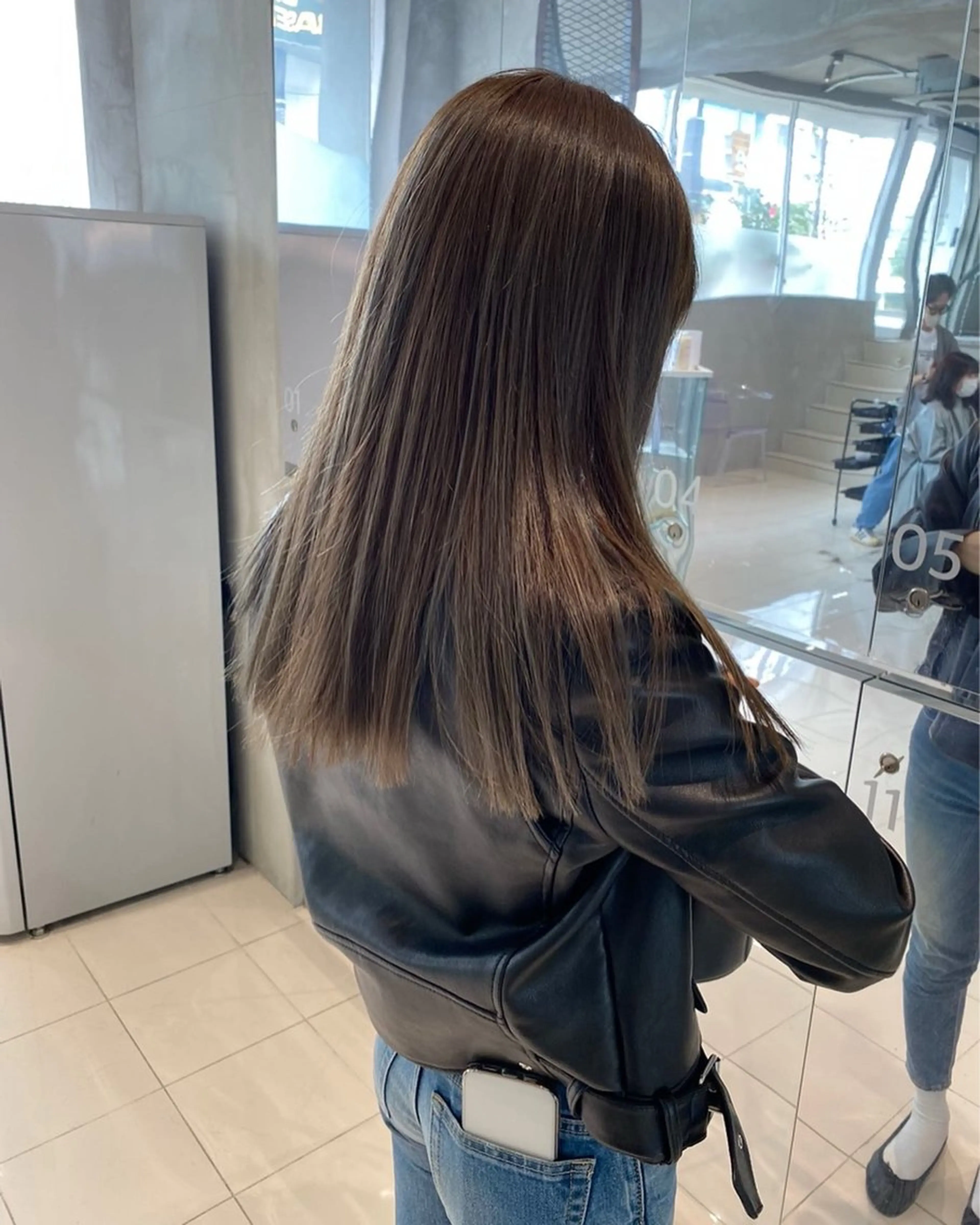 セミロング カラー アッシュ ベージュカラー ハイライトカラー ハイライト ヘアカラー ボブ/ハイトーン REINAのヘアスタイル