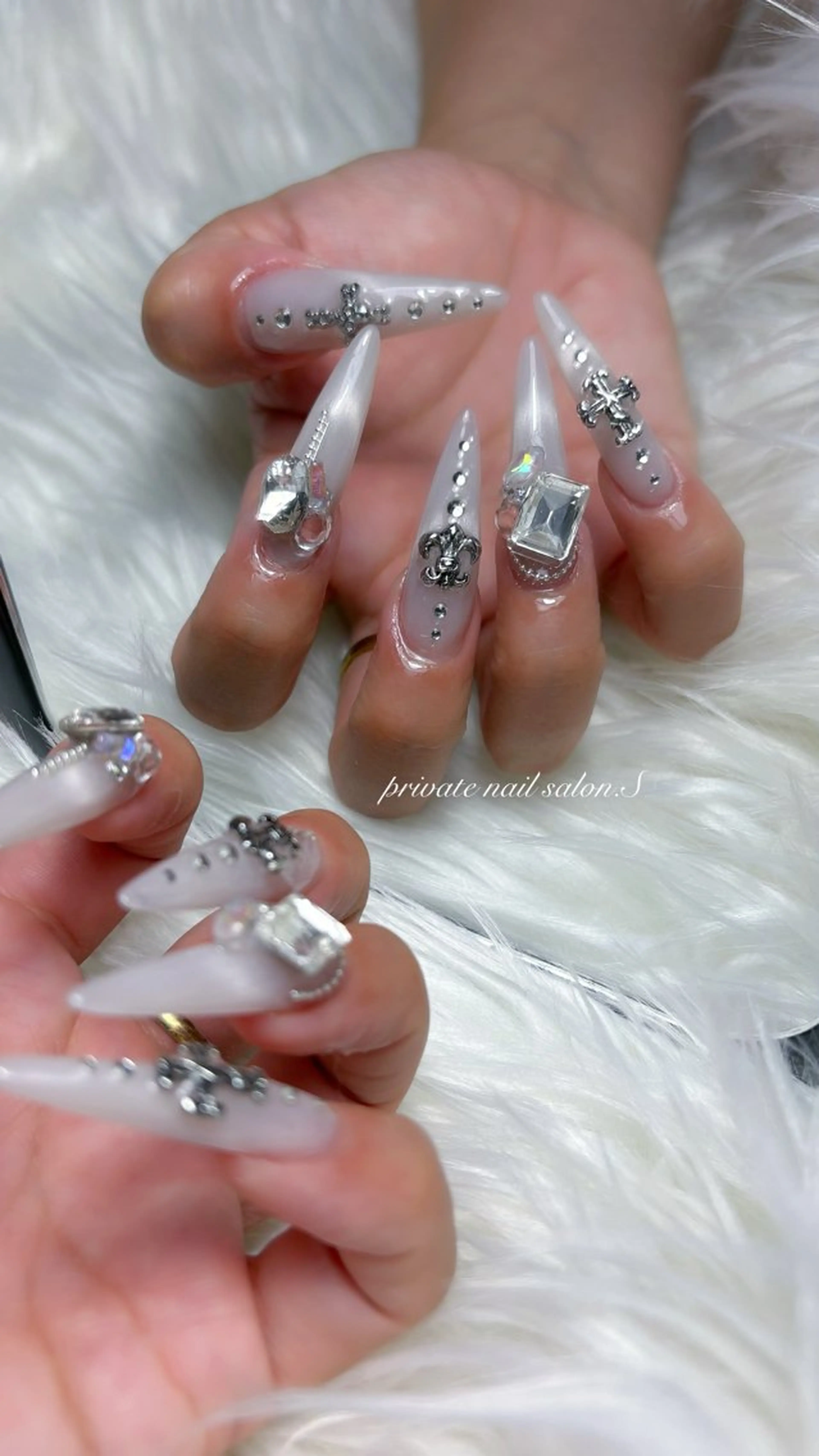 ネイル ジェルネイル スカルプネイル ハンドネイル 関山 志乃のネイルデザイン