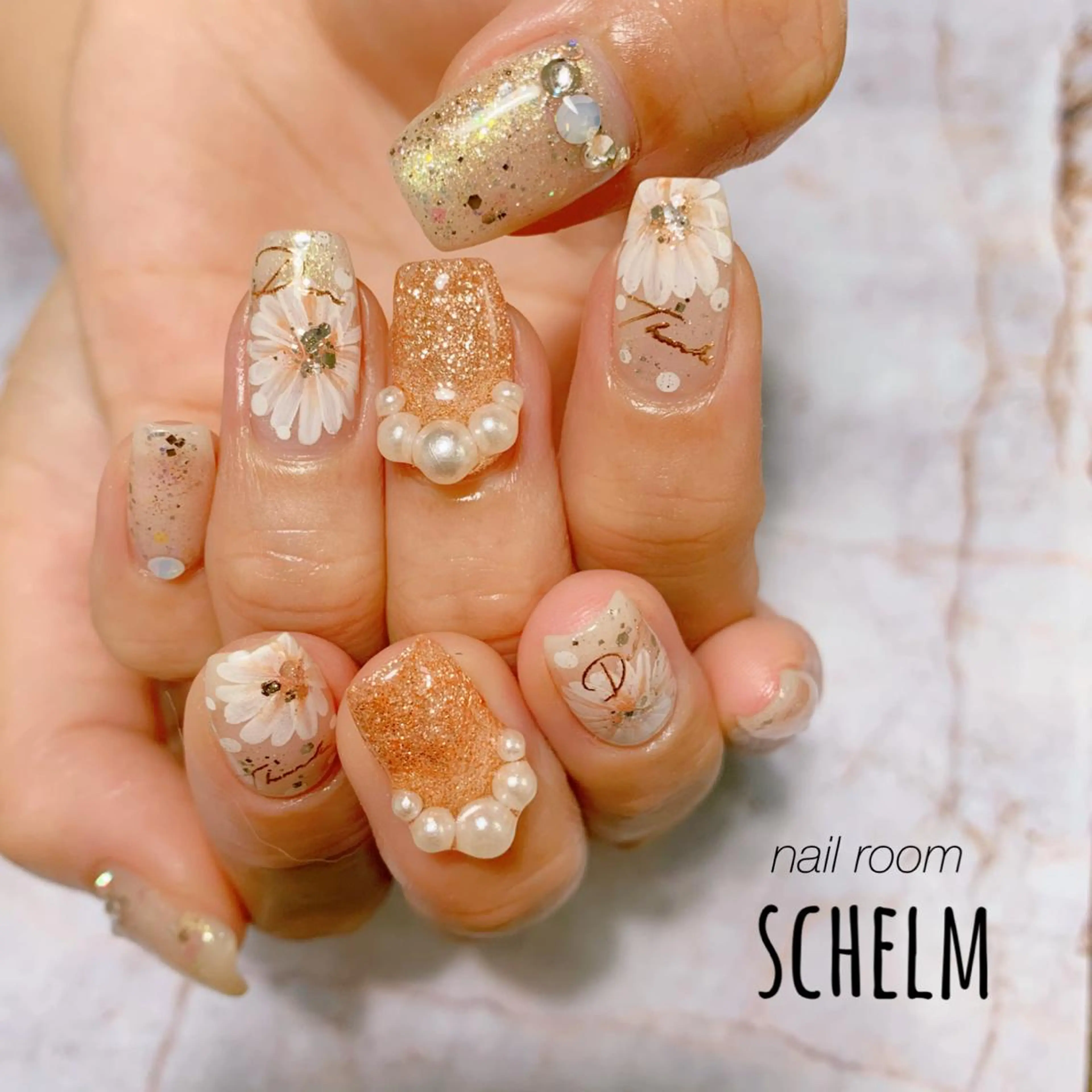 ネイル ハンドネイル nail room シュレムのネイルデザイン
