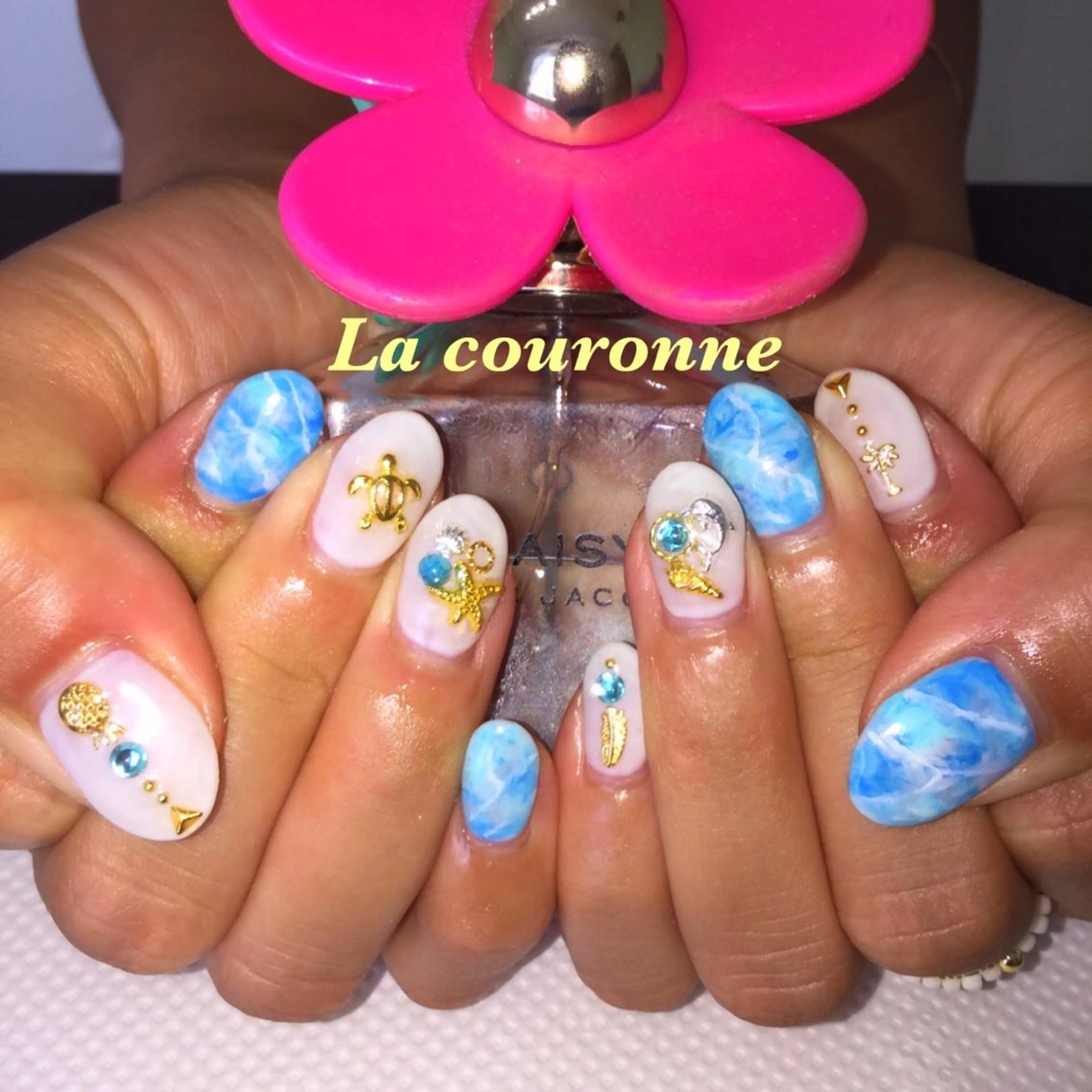 ネイル 持ち込み Lacouronne NATSUMIのネイルデザイン