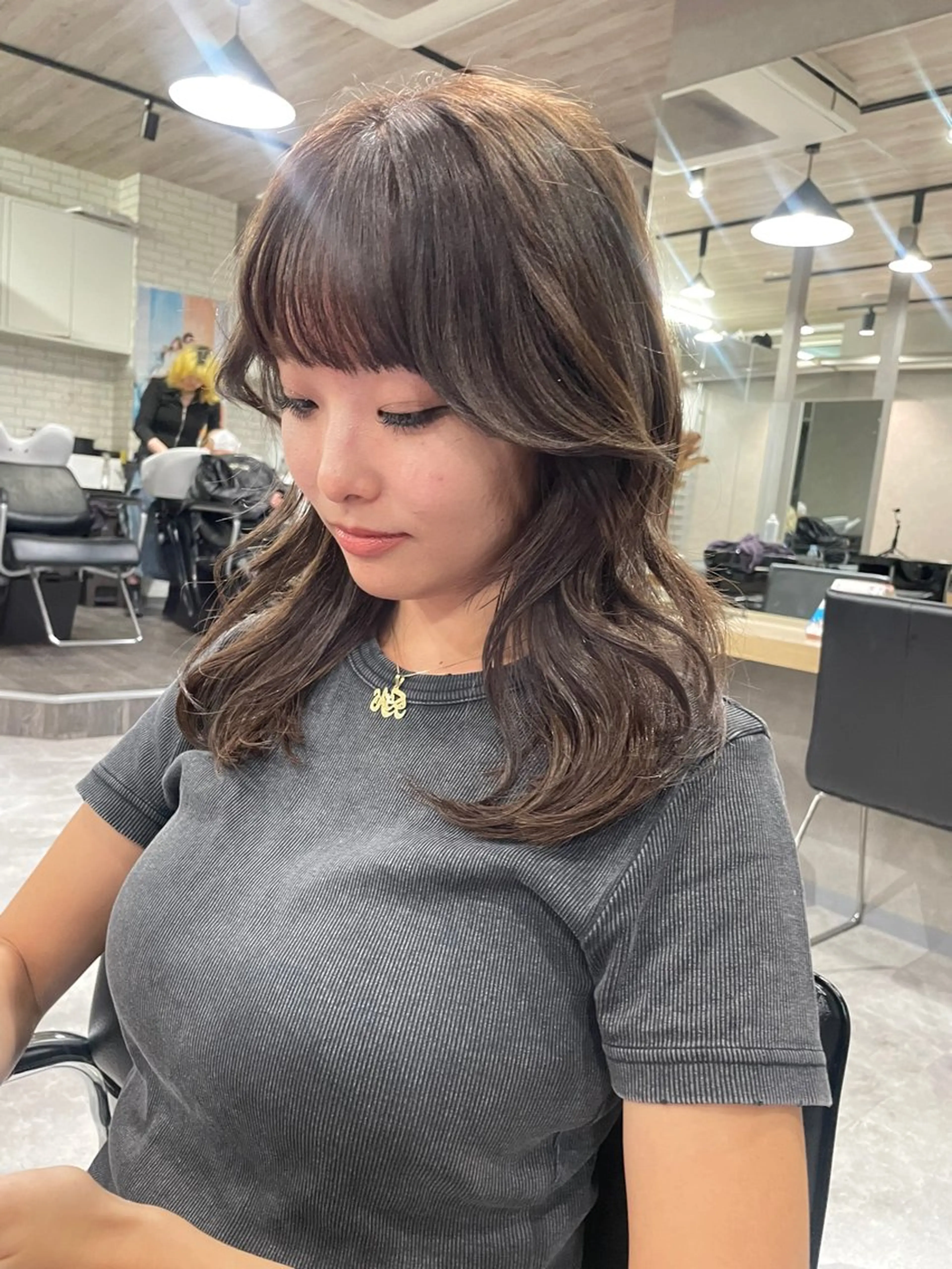 ミディアム 顔まわりレイヤー 顔周りカット レイヤーカット REDEAL SHIBUYA所属・maya/レイヤー カット/ミインパーマのヘアスタイル