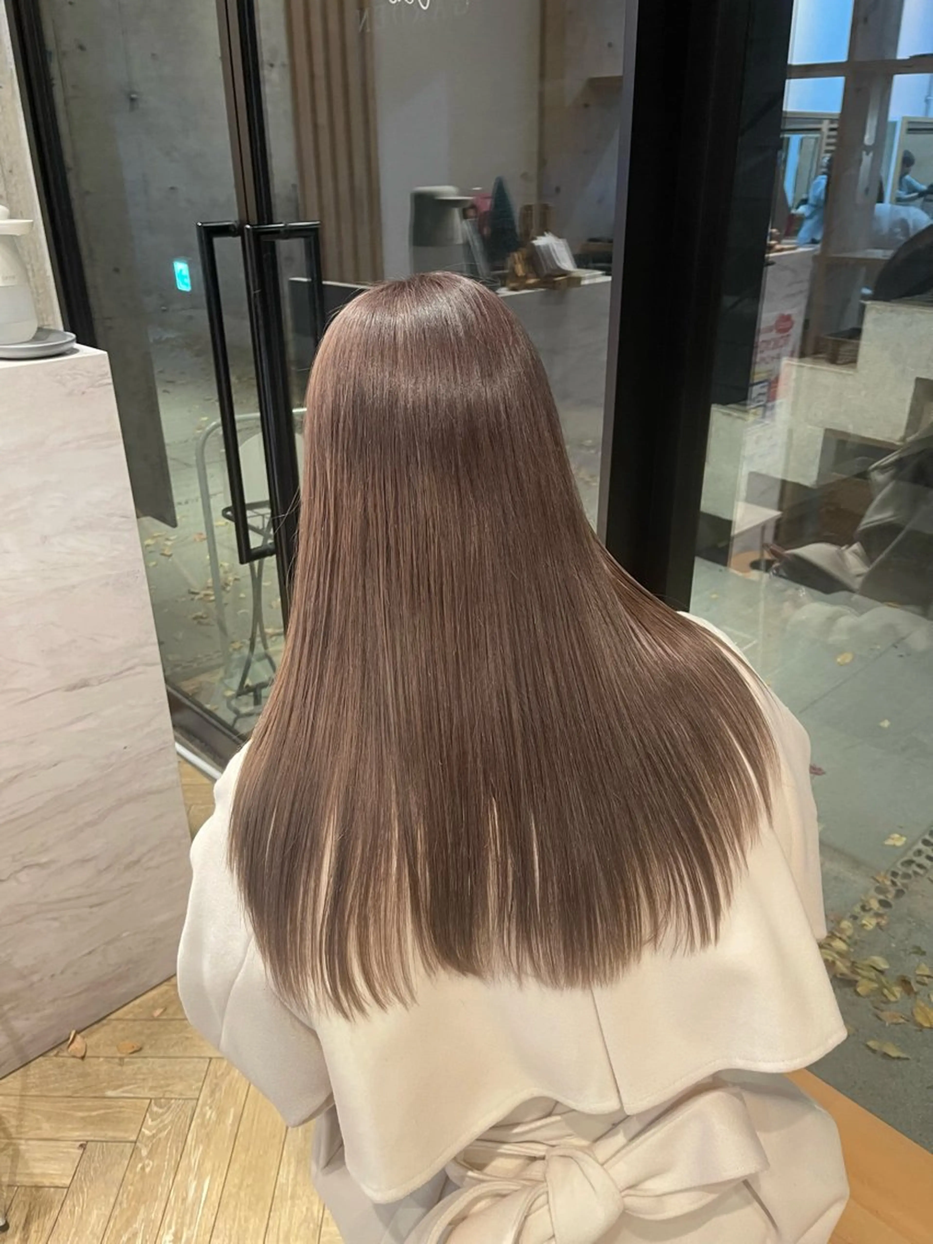 ロング ラベンダーベージュ 愛莉/ラベンダー/ ベージュ/ブラウンのヘアスタイル