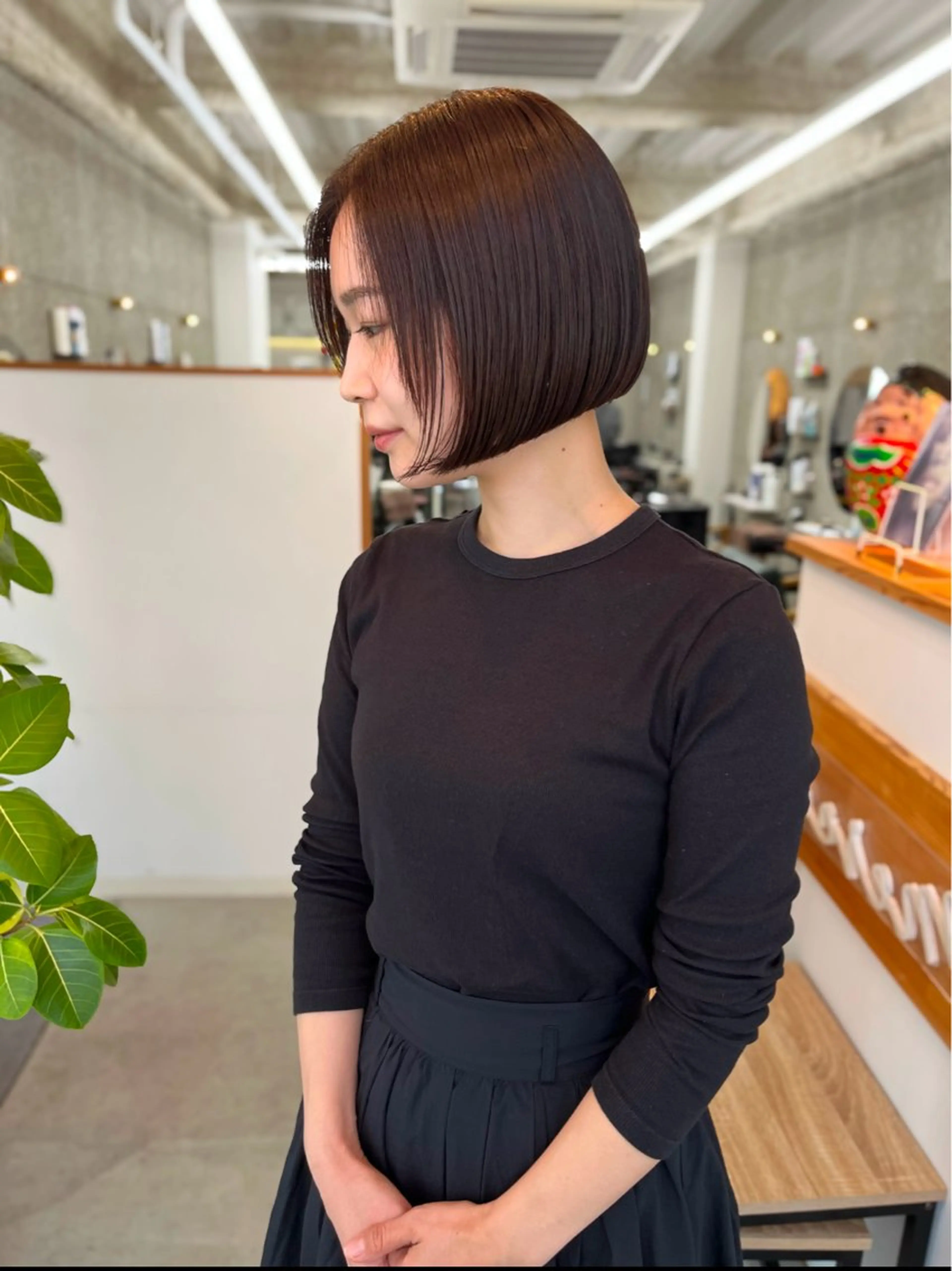 ショート カラー ブラウンカラー ダークブラウン ボブ Merci Ayumiのヘアスタイル