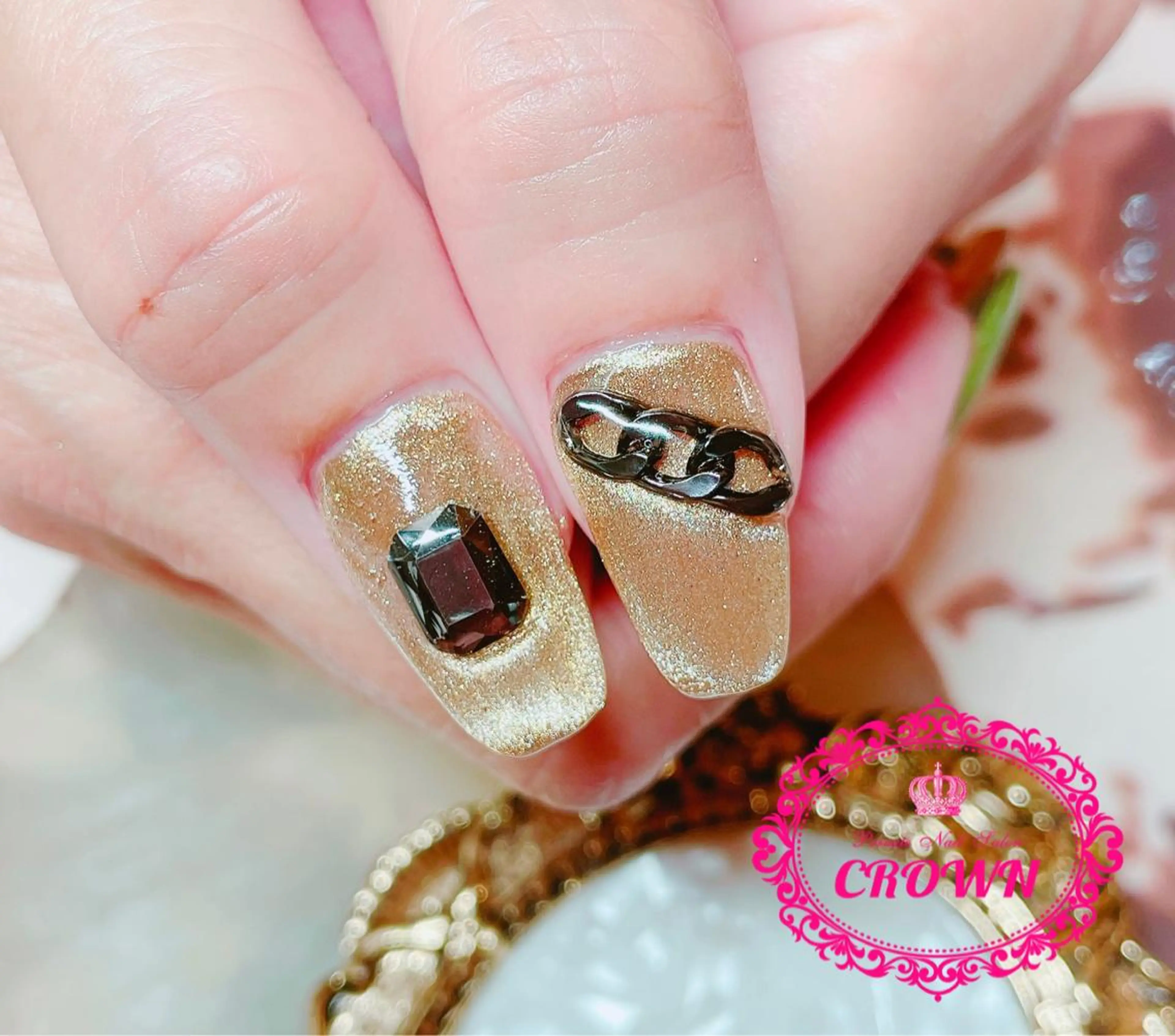 ネイル CROWN プライベートサロンのネイルデザイン