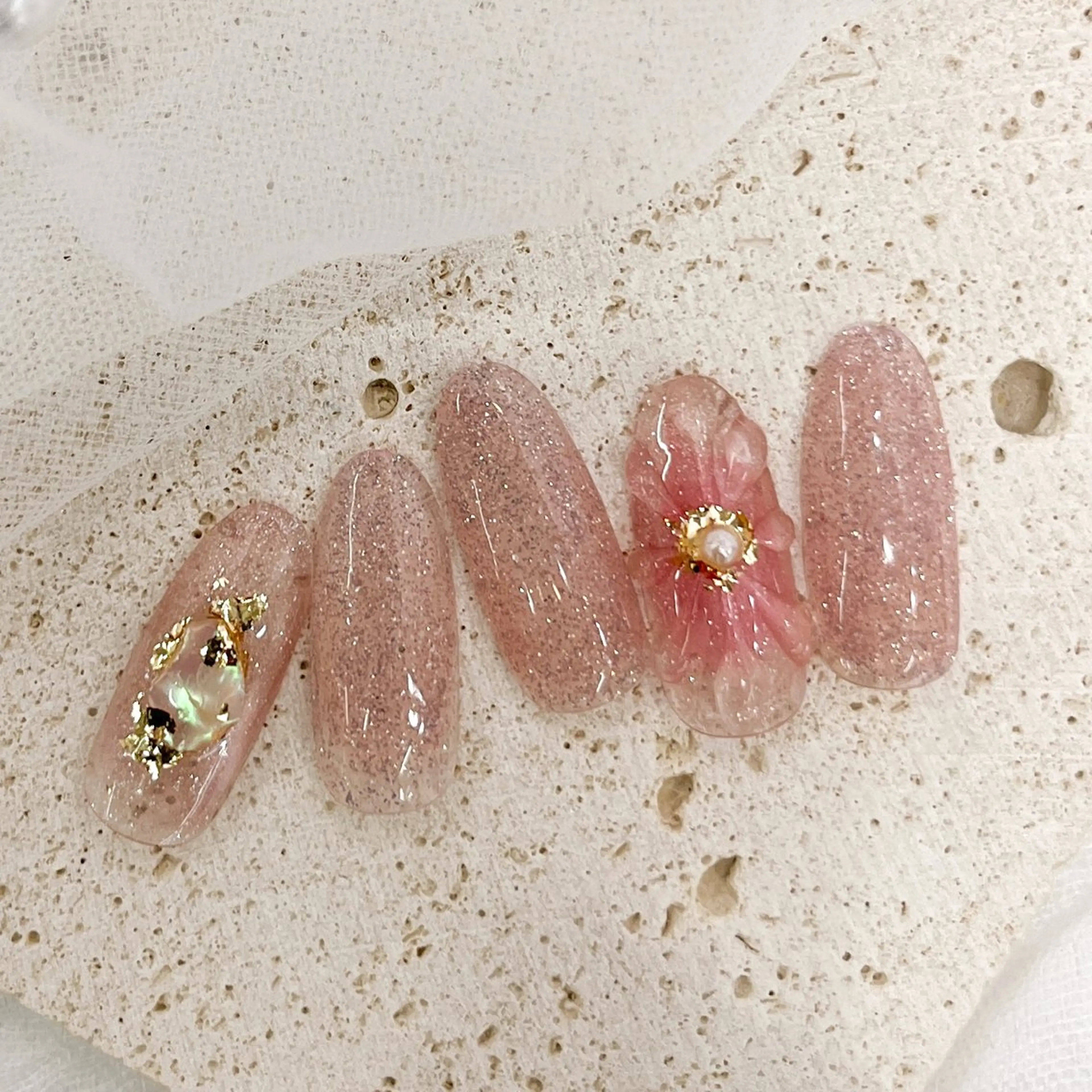 ネイル フラッシュネイル ぷっくりネイル 春ネイル ハンドネイル NailSalon CutiePutiのネイルデザイン