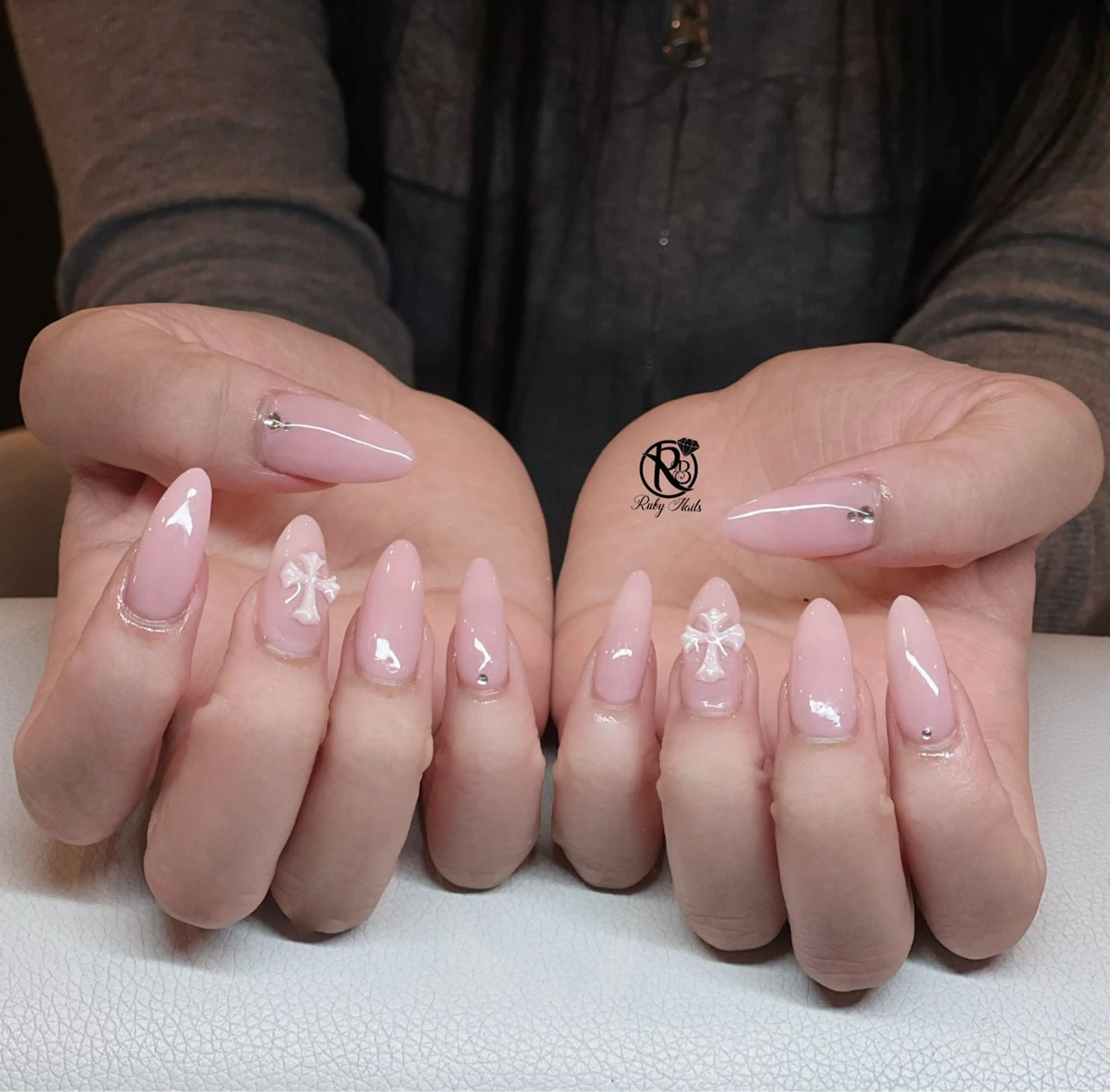 ネイル チークネイル ドット フレンチネイル グラデーション ハート ハンドネイル RUBY Nail Salon[霞ヶ関店]所属・Ruby Nail 霞ヶ関店のネイルデザイン