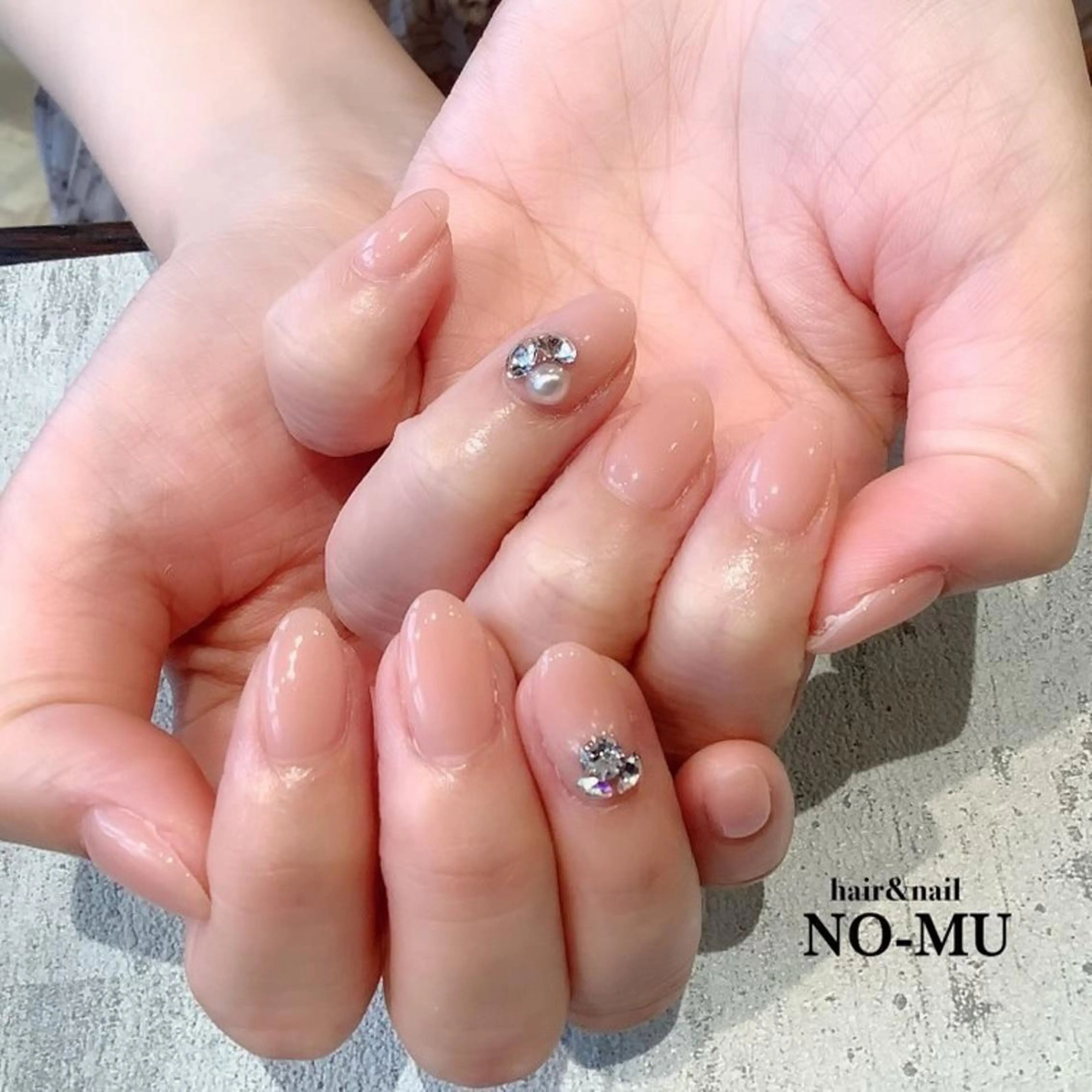 ネイル ストーンネイル ハンドネイル hair＆nail NO-MU所属・hair＆nail NO-MUのネイルデザイン