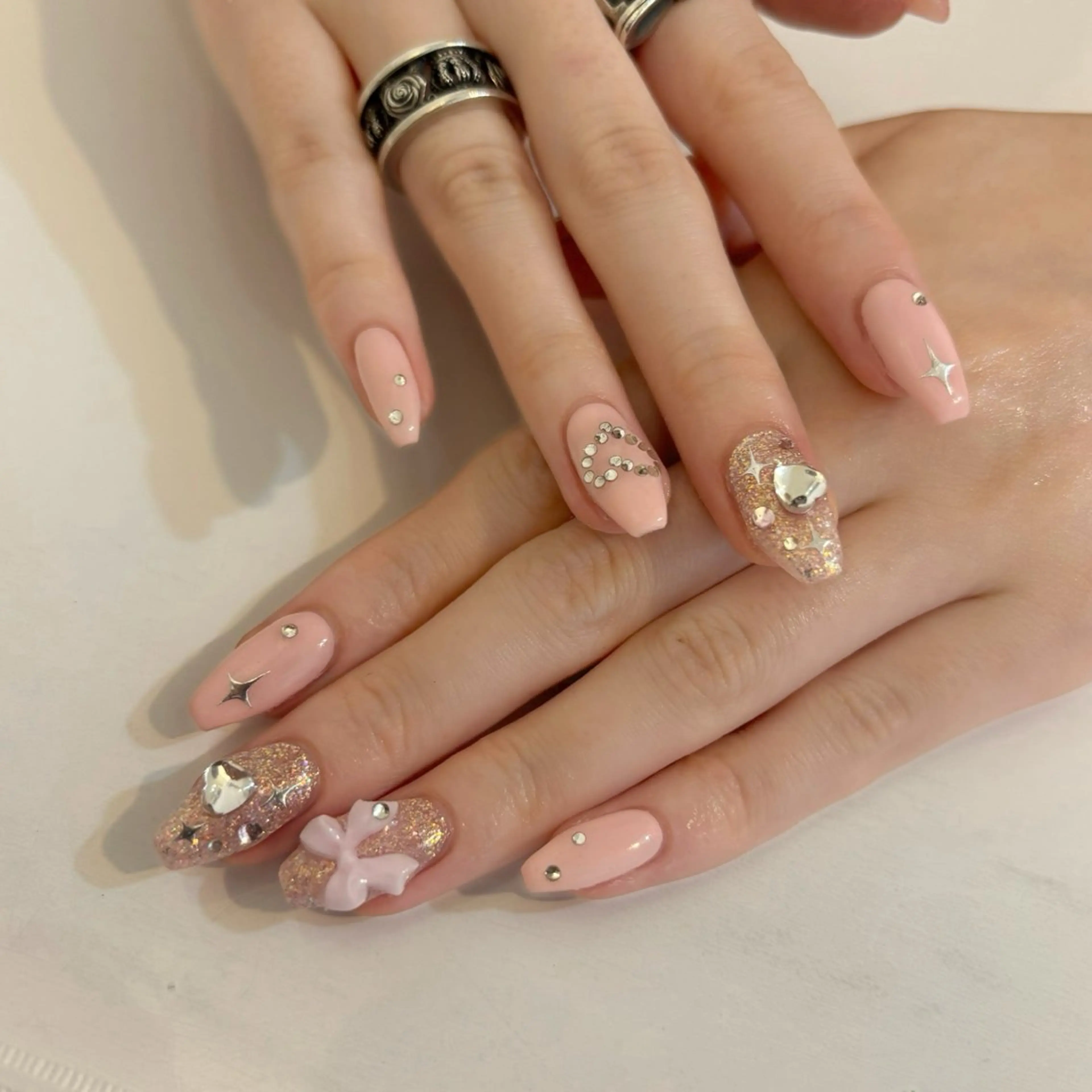 ネイル キラキラネイル ハンドネイル nanami 🐣のネイルデザイン