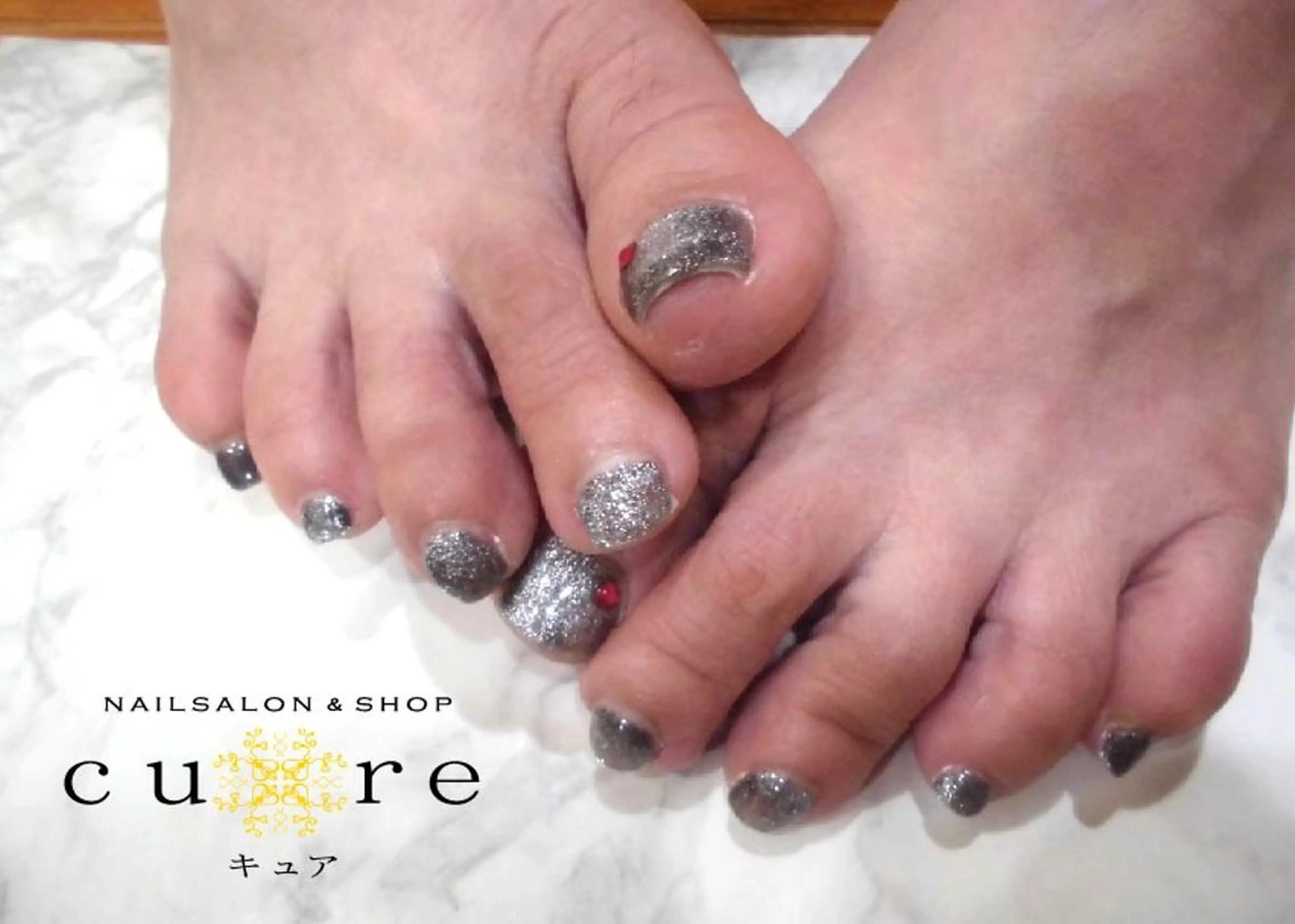 ネイル フットネイル ジェルネイル マグネットネイル ワンカラーネイル シンプルネイル ネイルサロン Cureのネイルデザイン