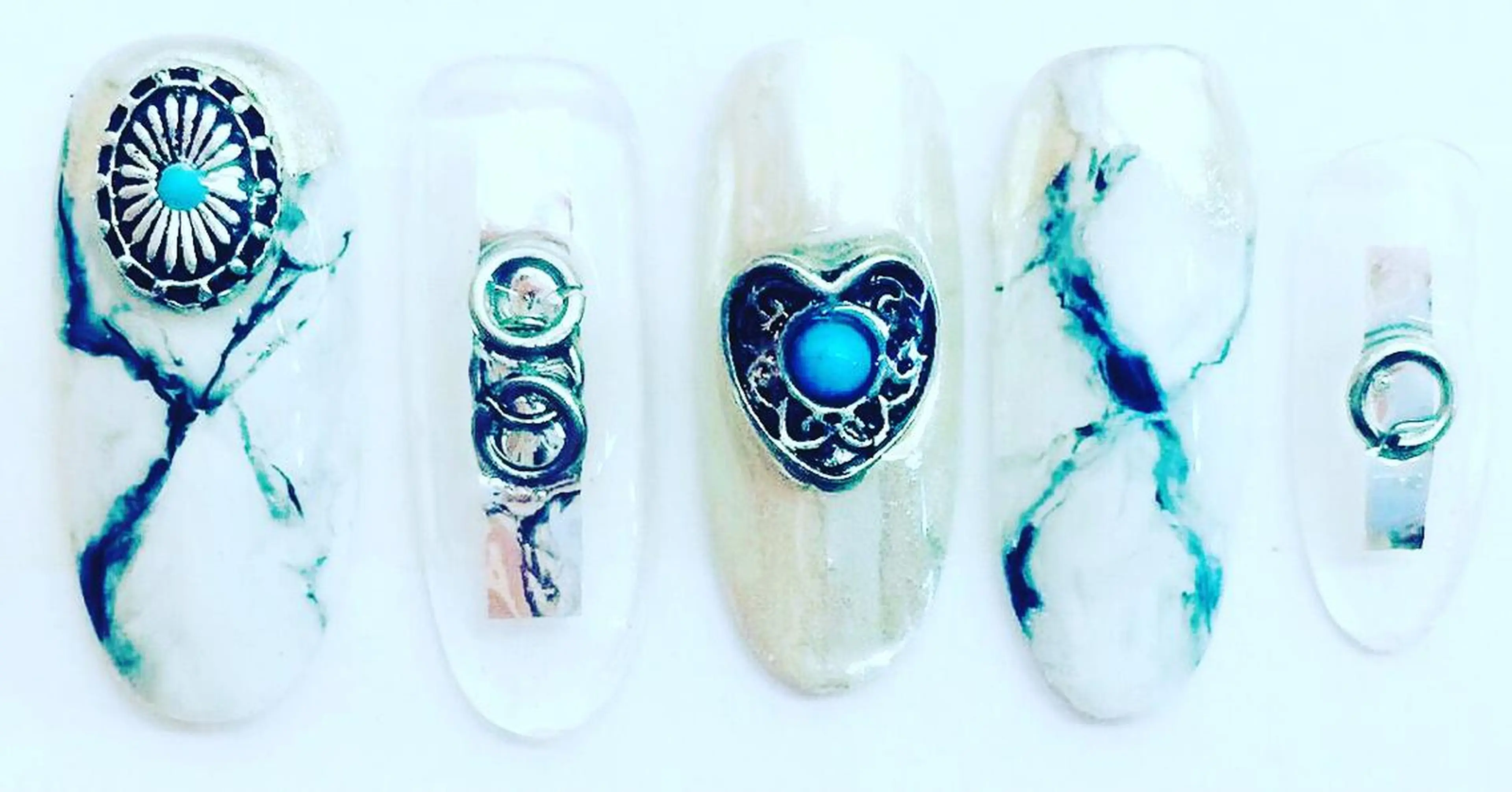 ネイル アートネイル フットネイル 卒業式 ミラーネイル 持ち込み NAILSGOGO shibuyaのネイルデザイン