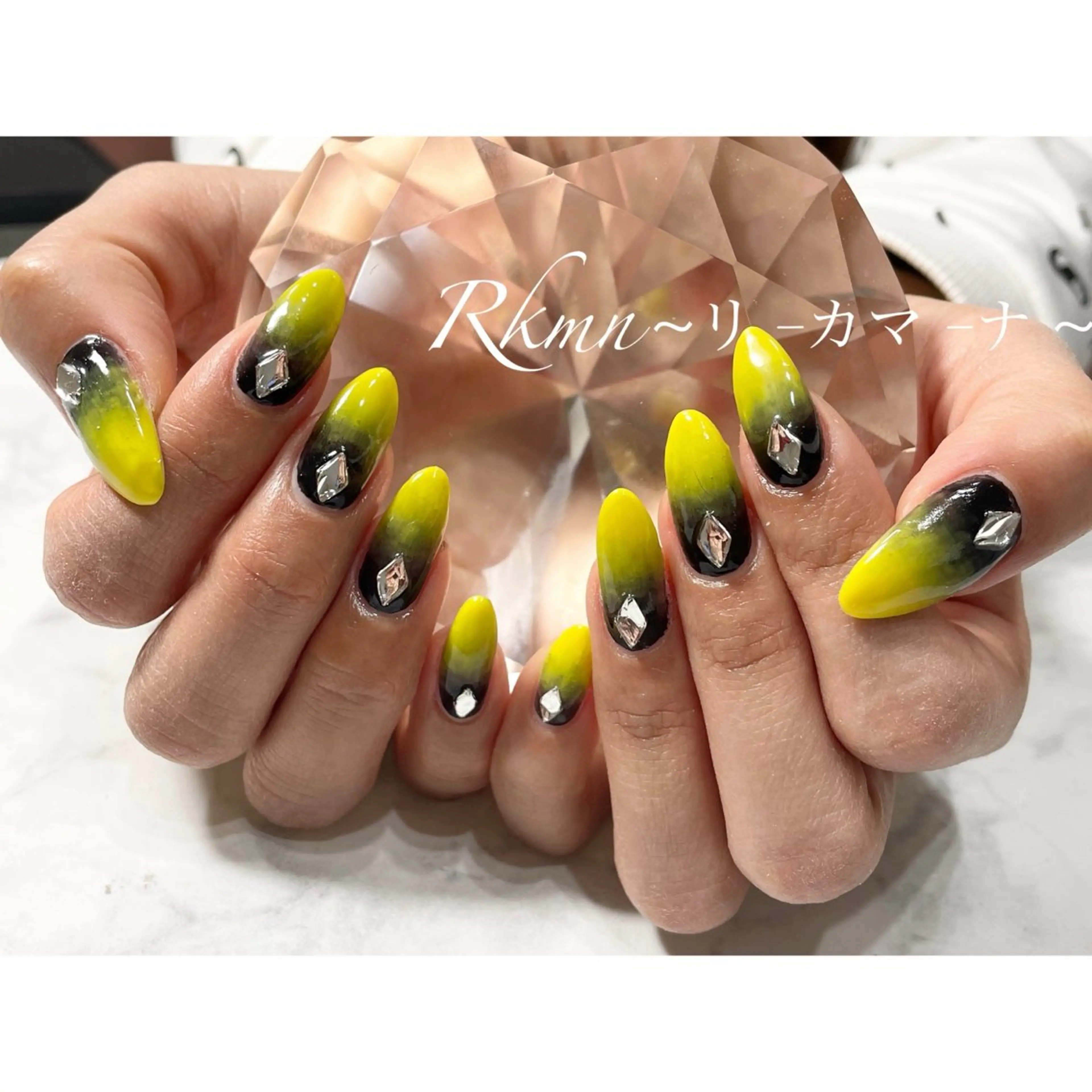 ネイル アートネイル グラデーション 春ネイル 黄色 ハンドネイル フットネイル ハンドケア Rkmn ~リ-カマ-ナ~のネイルデザイン