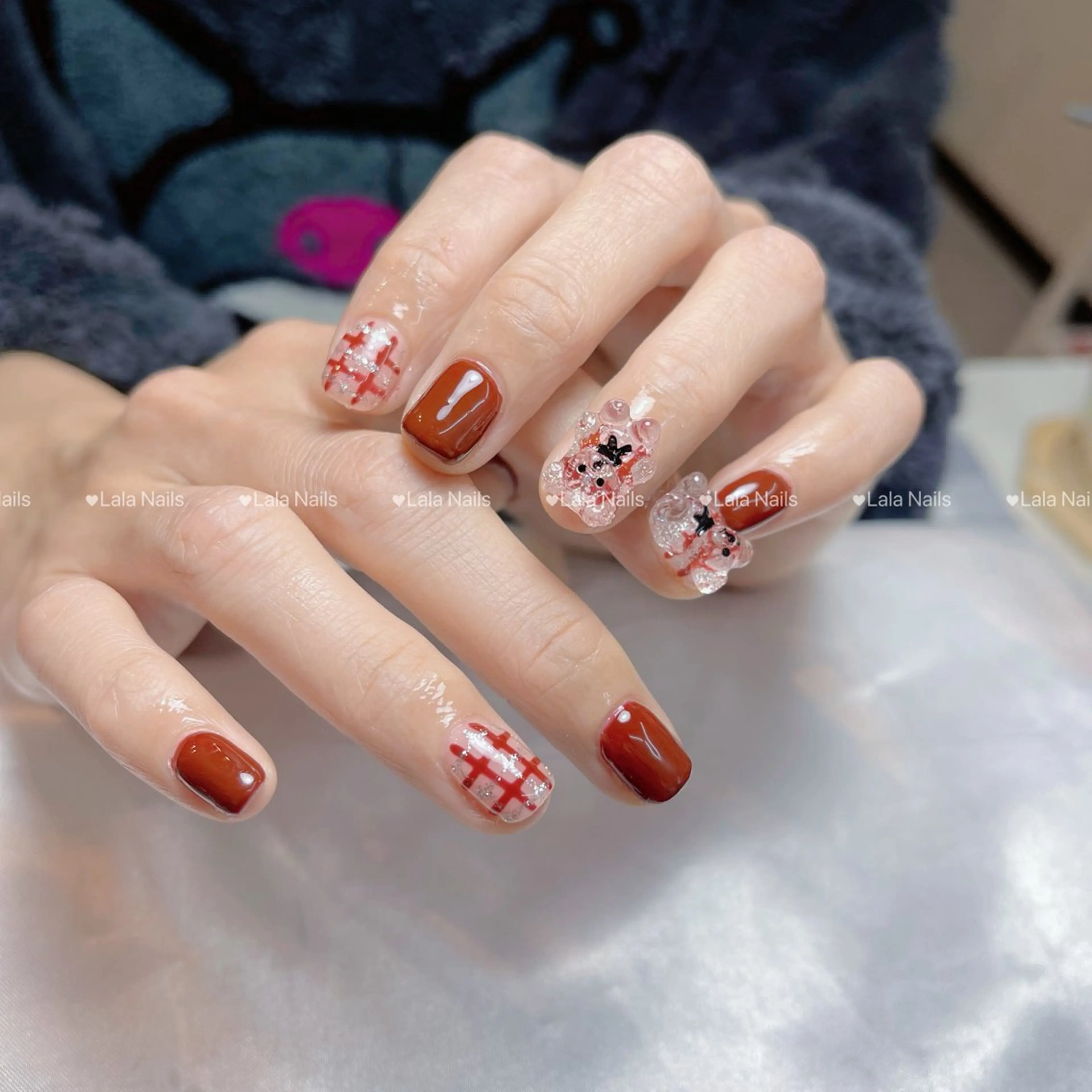 ネイル アートネイル 長さ出し フレンチネイル グラデーション キラキラネイル Lala Nailsのネイルデザイン