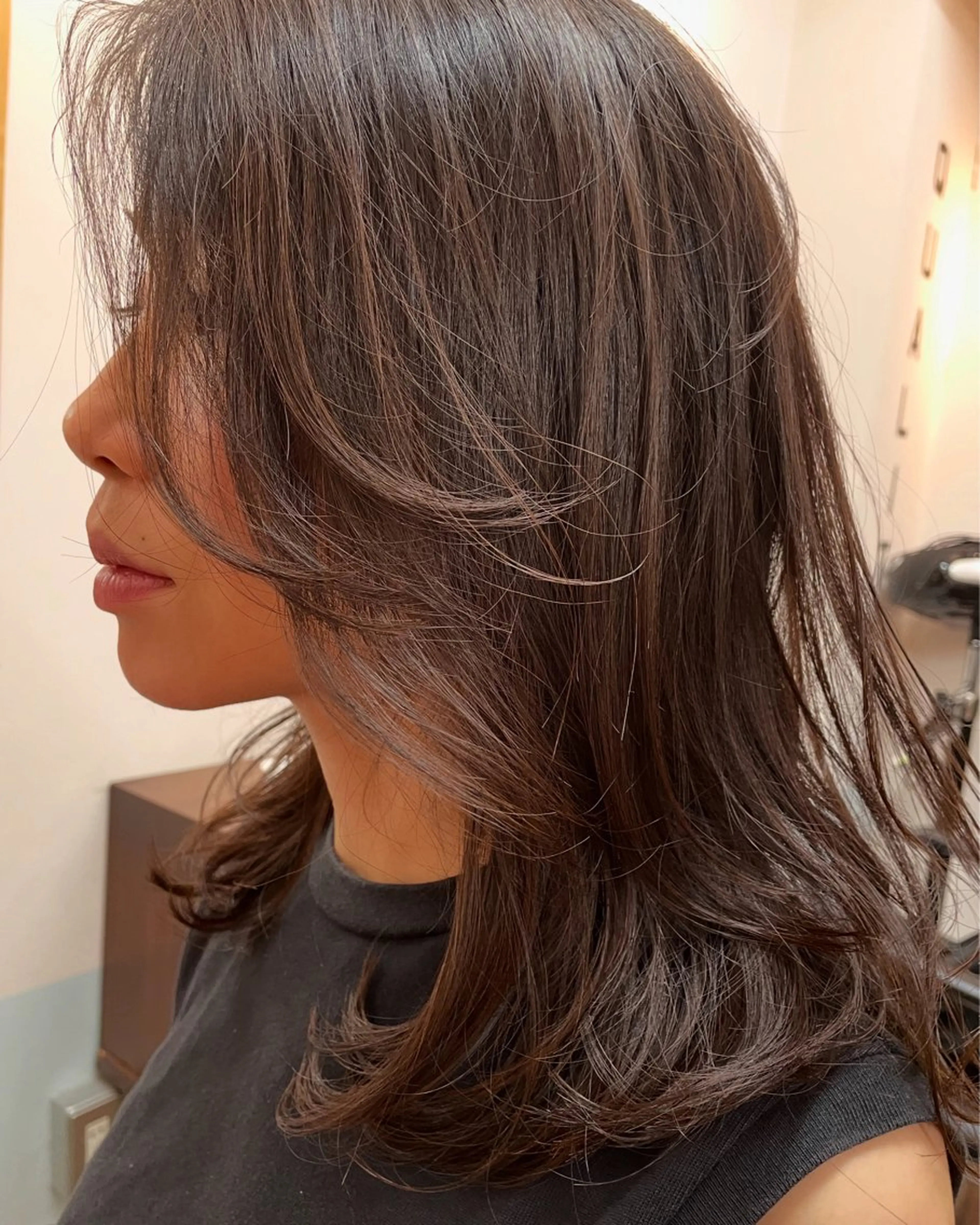 セミロング カラー Land.所属・【透明感ツヤカラー】 三浦寛之のヘアスタイル