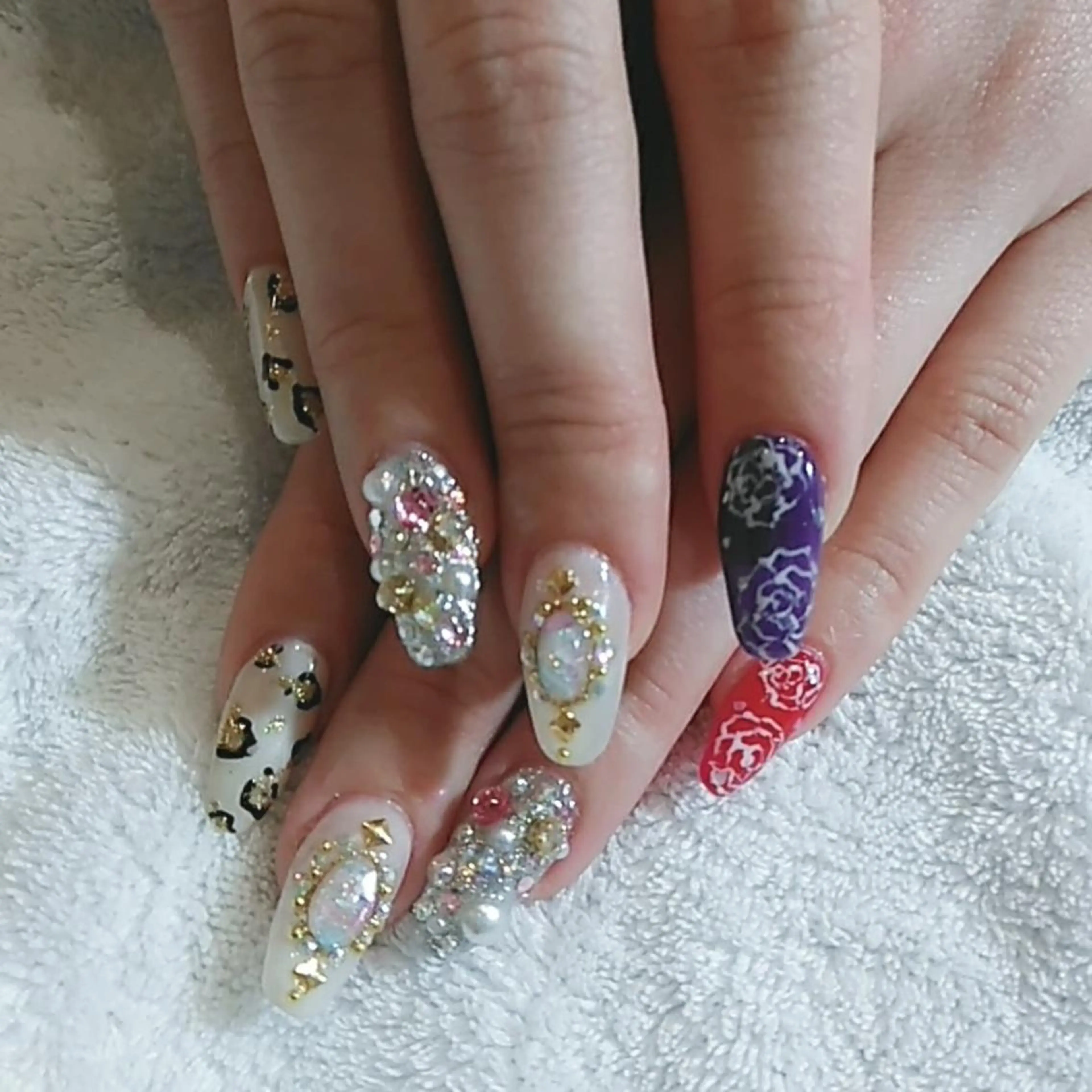 ネイル 成人式 柴崎 美幸のネイルデザイン