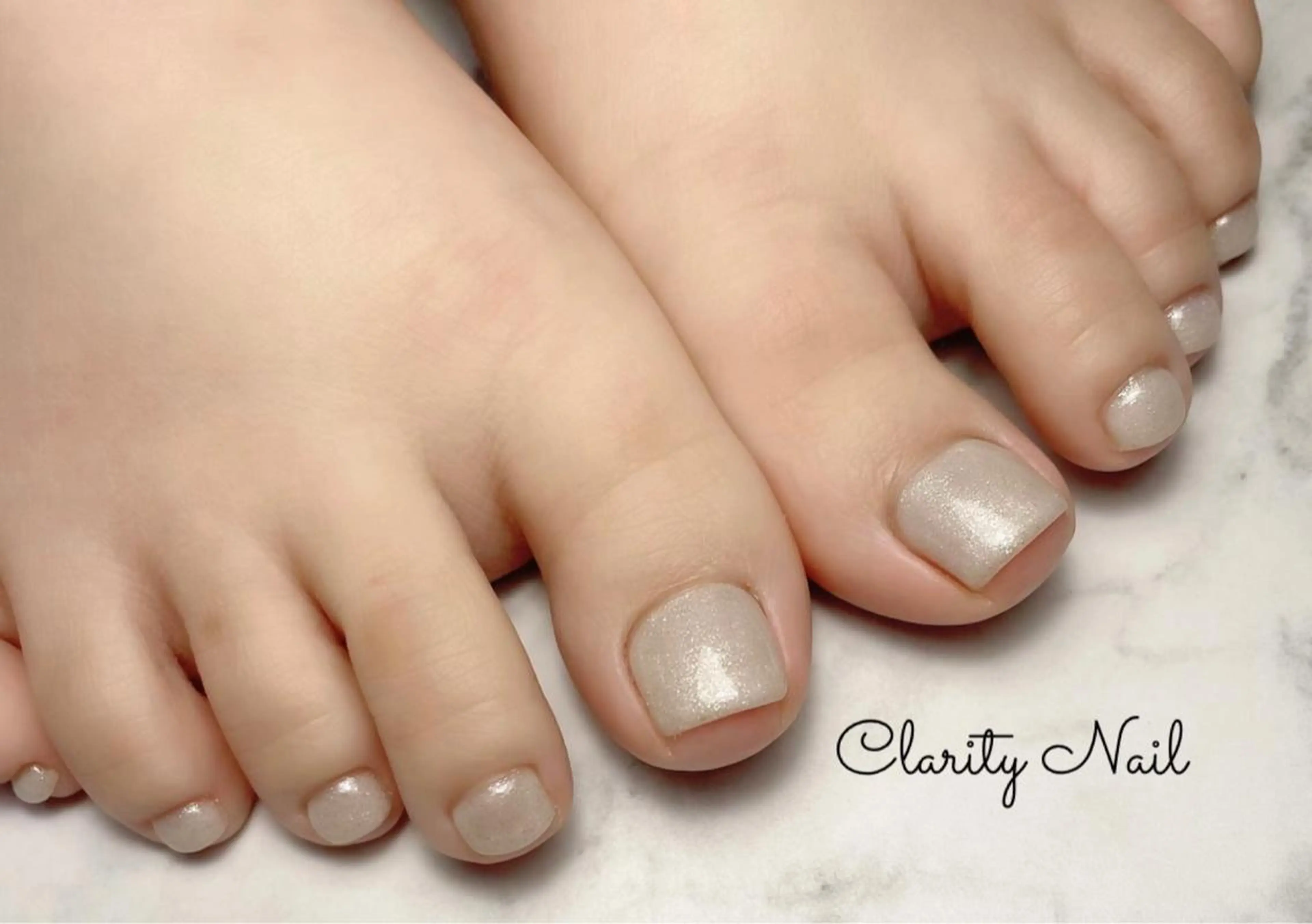ネイル フットネイル ワンカラーネイル フットネイル Clarity Nailのネイルデザイン