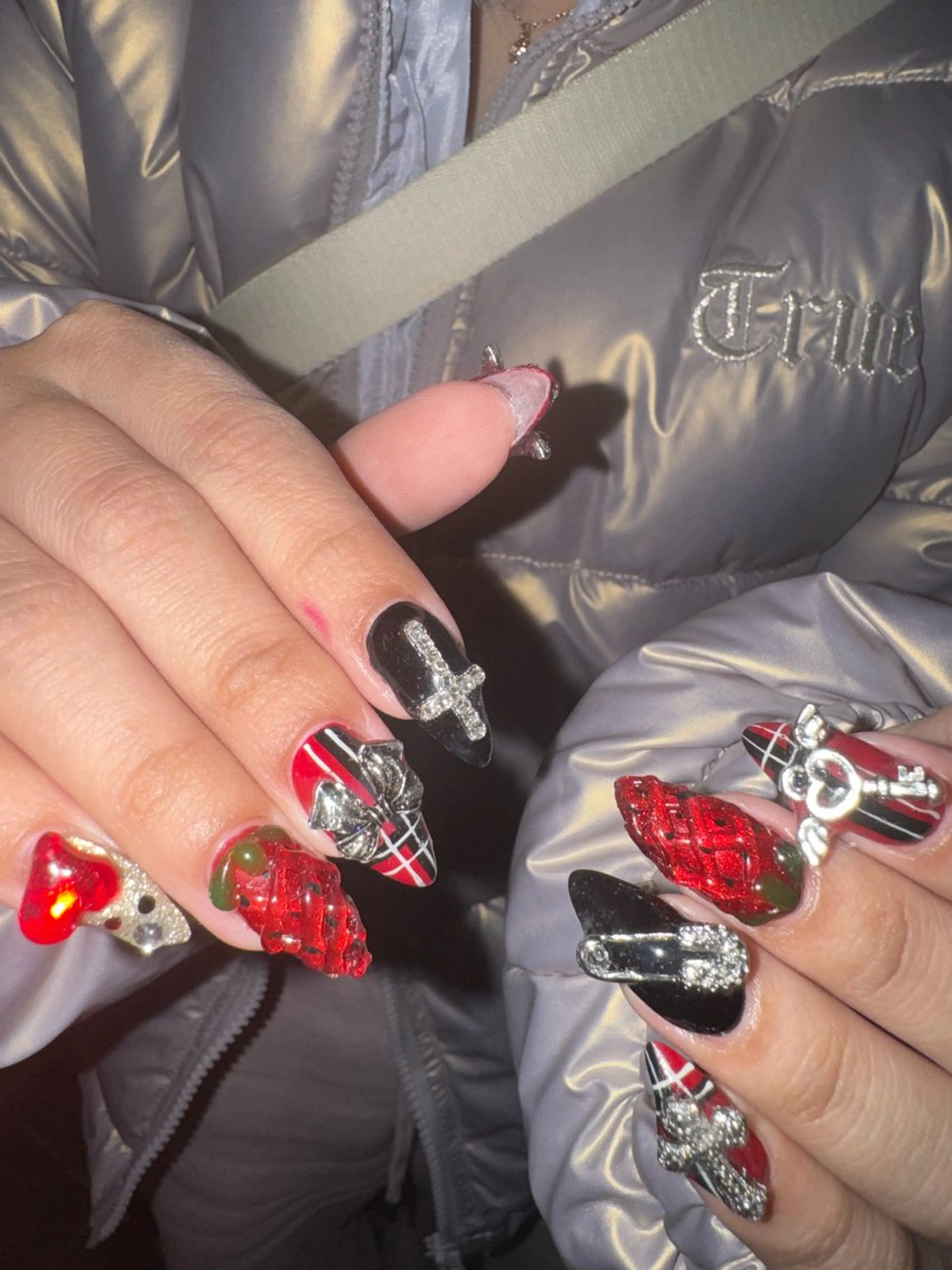 ネイル ハンドネイル MITSUKI🪡 海外/個性派/ロングのネイルデザイン