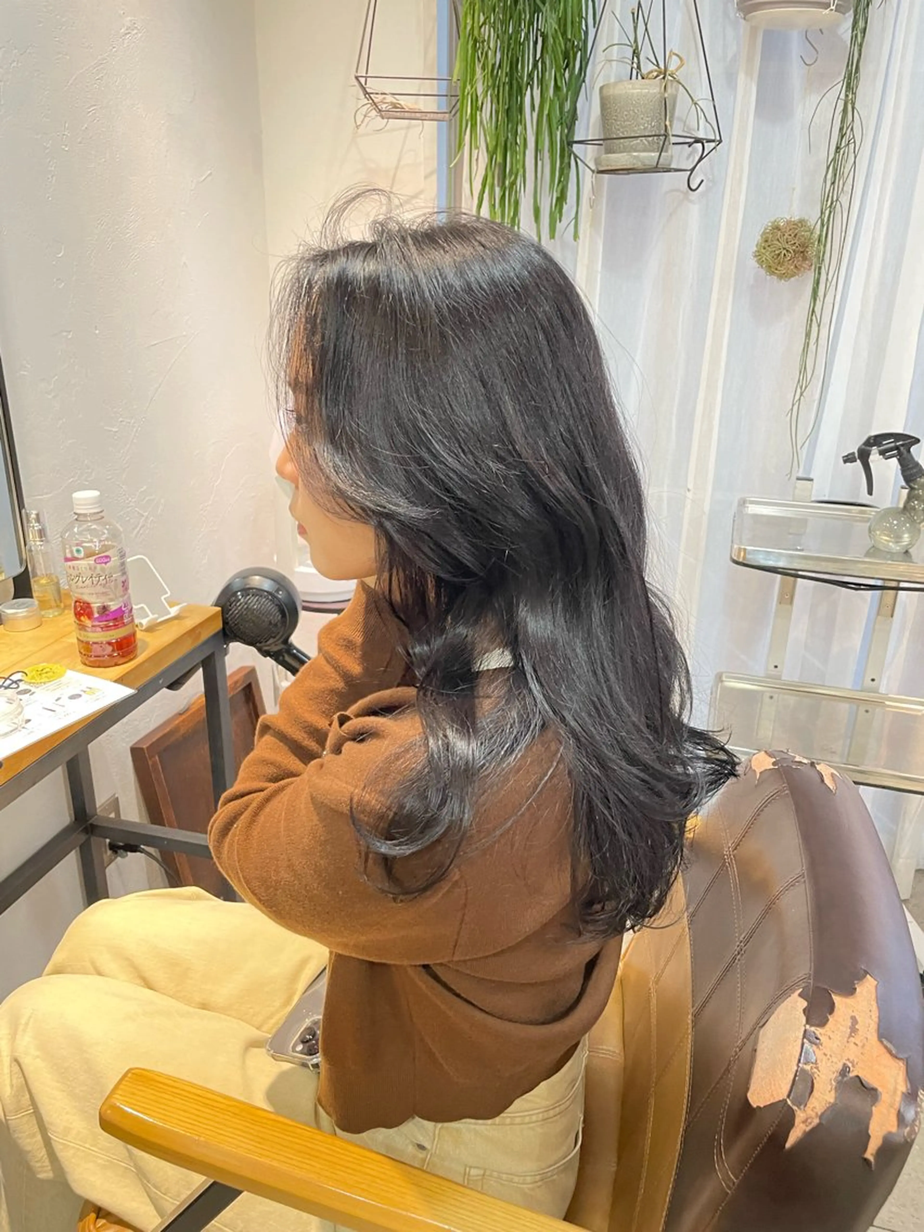 ロング カラー カット ヘアカラー トリートメント ミルクティー× グレージュMOMOのヘアスタイル