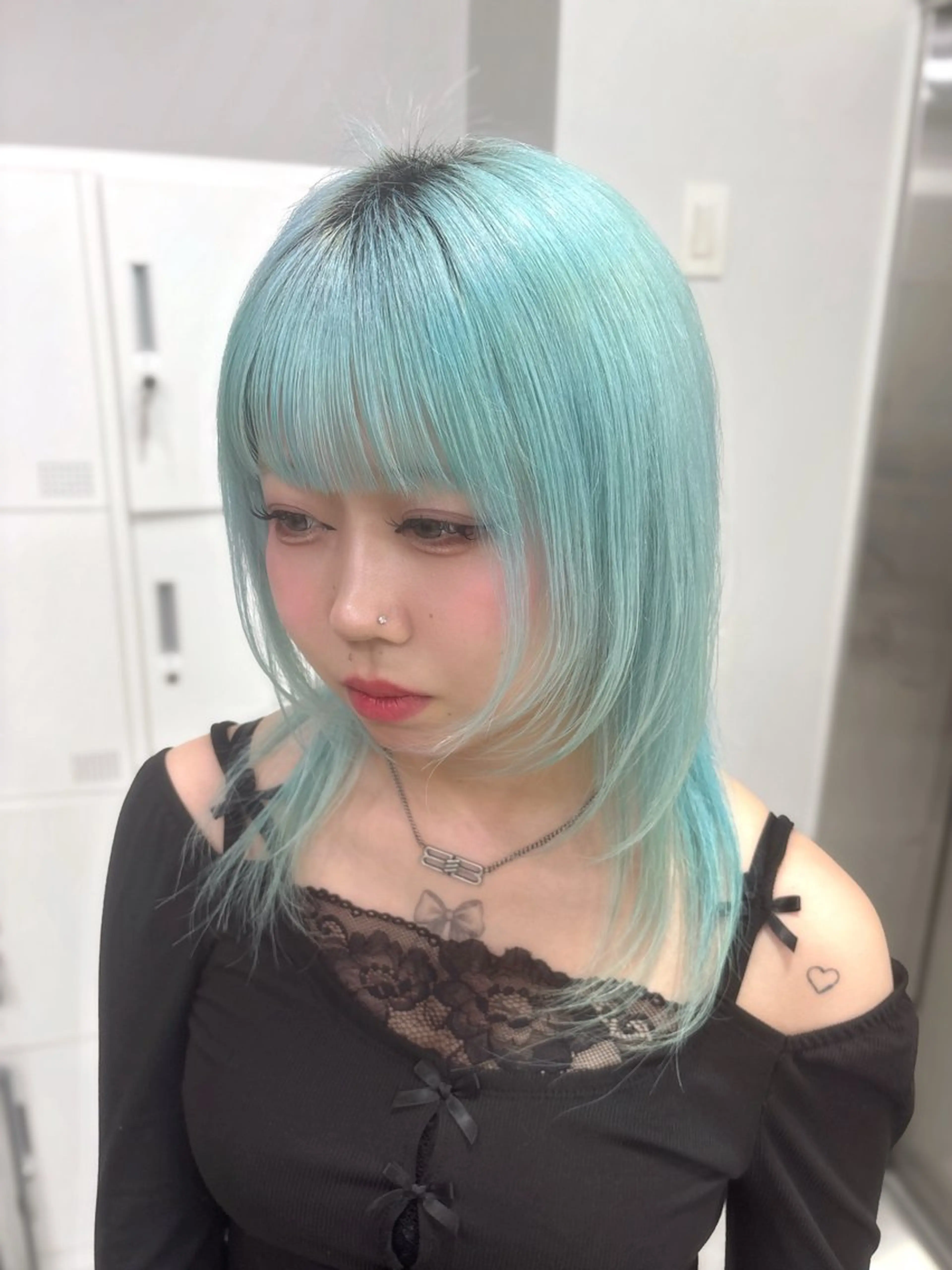 カラー ブリーチ 透明感カラー ミント ヘアカラー 艶カラー💞 amiのヘアスタイル