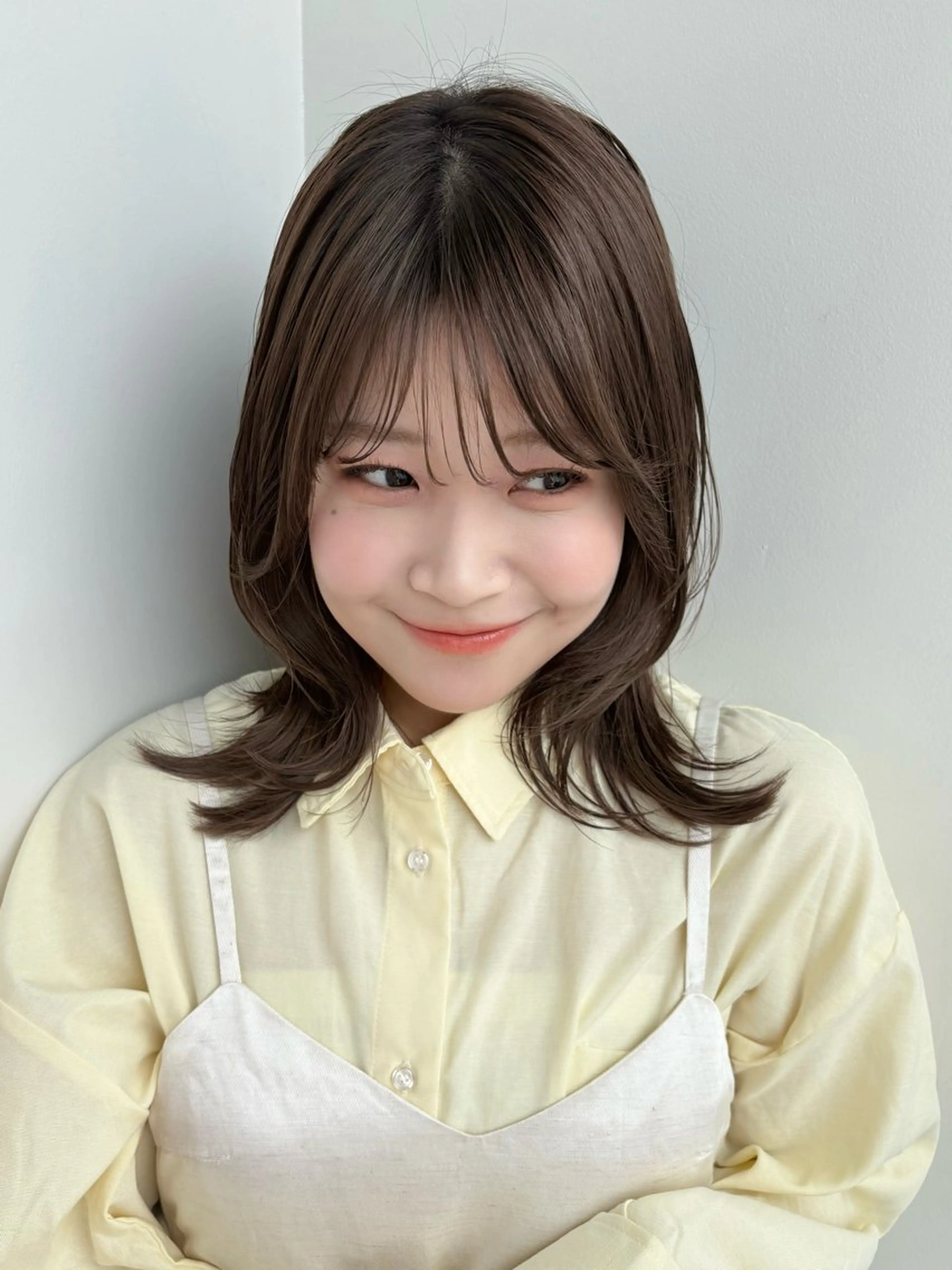 ミディアム くびれヘア 似合わせ/ベージュ /レイヤー/りほ🤍のヘアスタイル