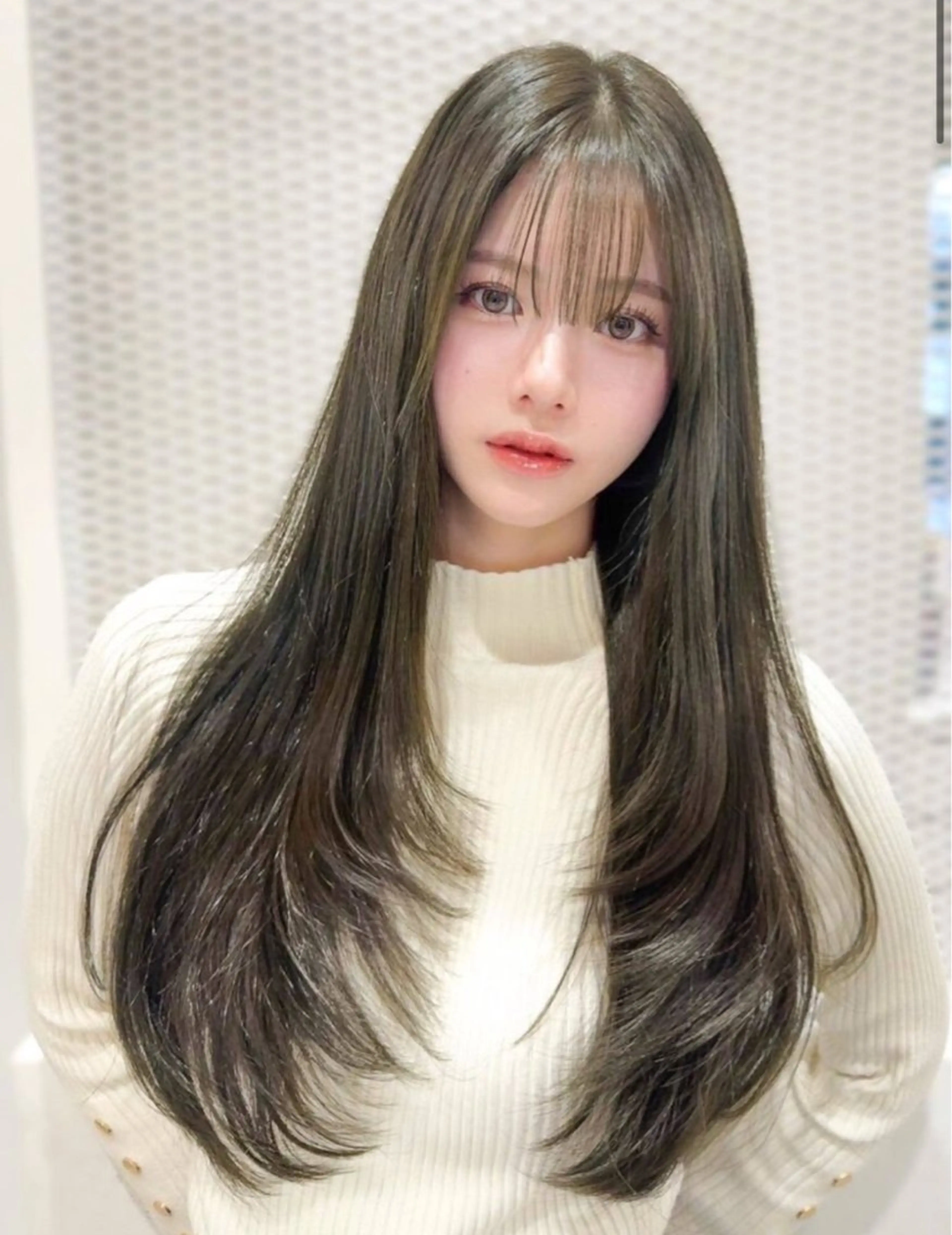 ロング 伊藤 優里のヘアスタイル