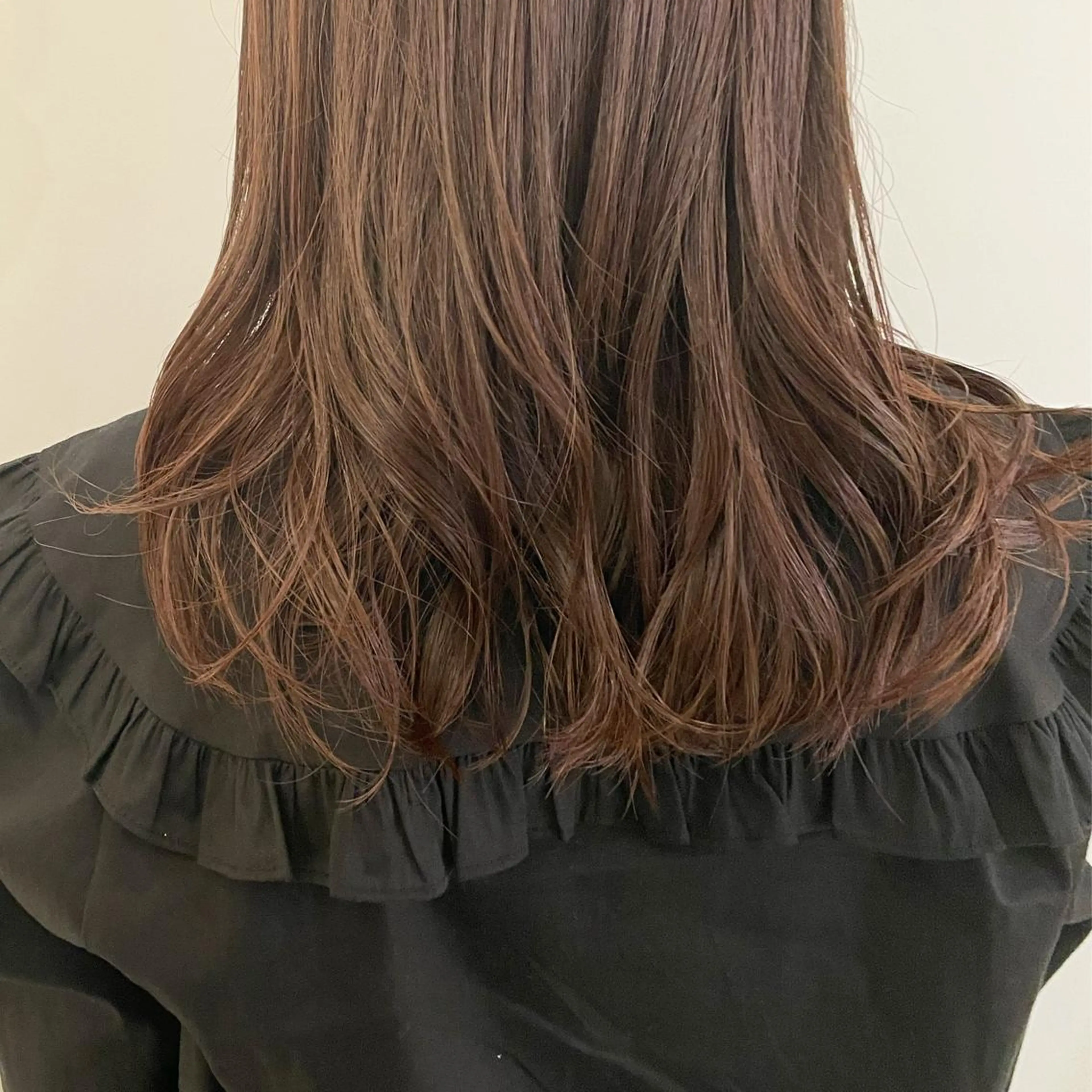 セミロング カラー 斉藤 瑞恵のヘアスタイル