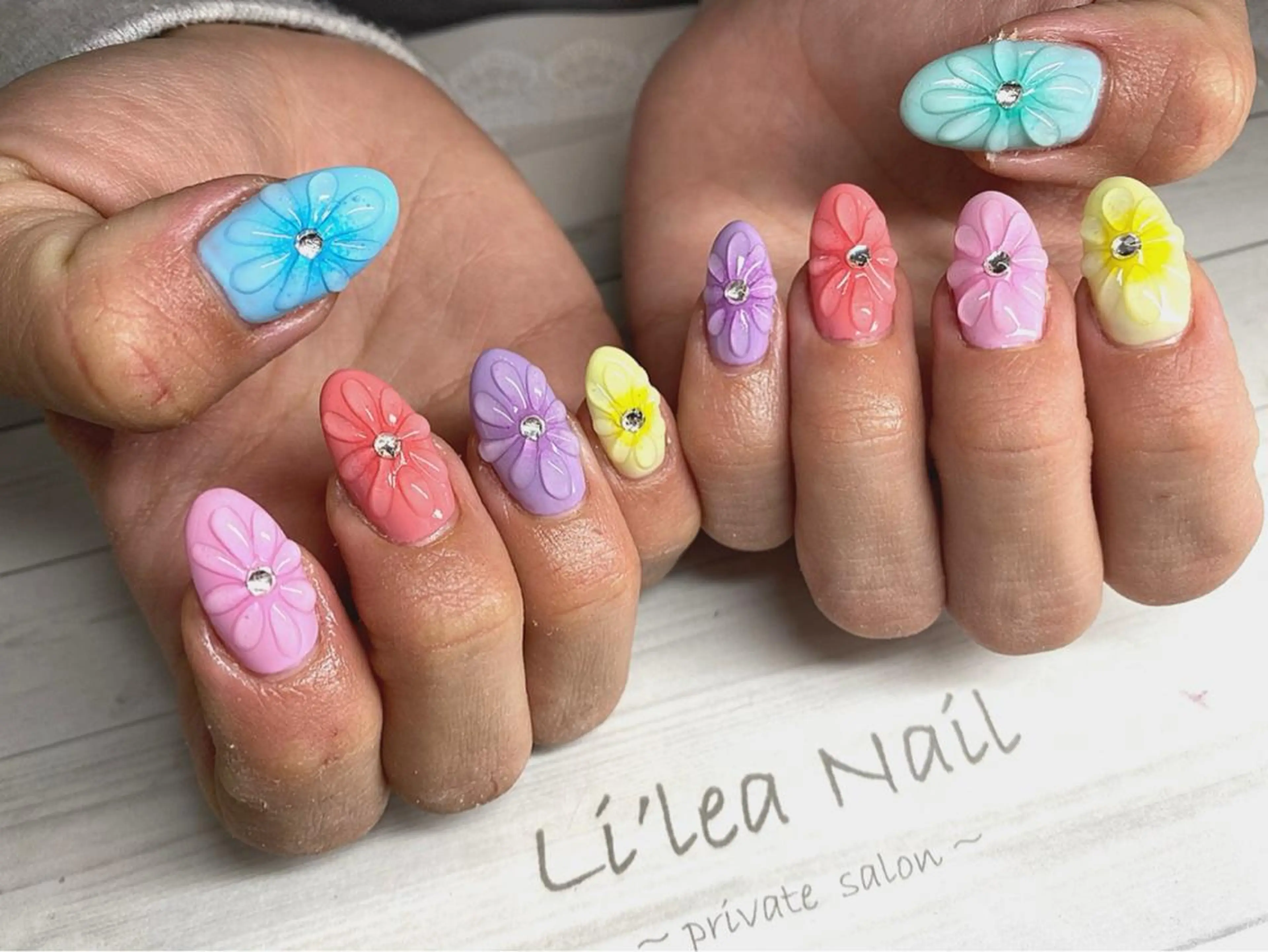 ネイル Li'leaNail AINAのネイルデザイン