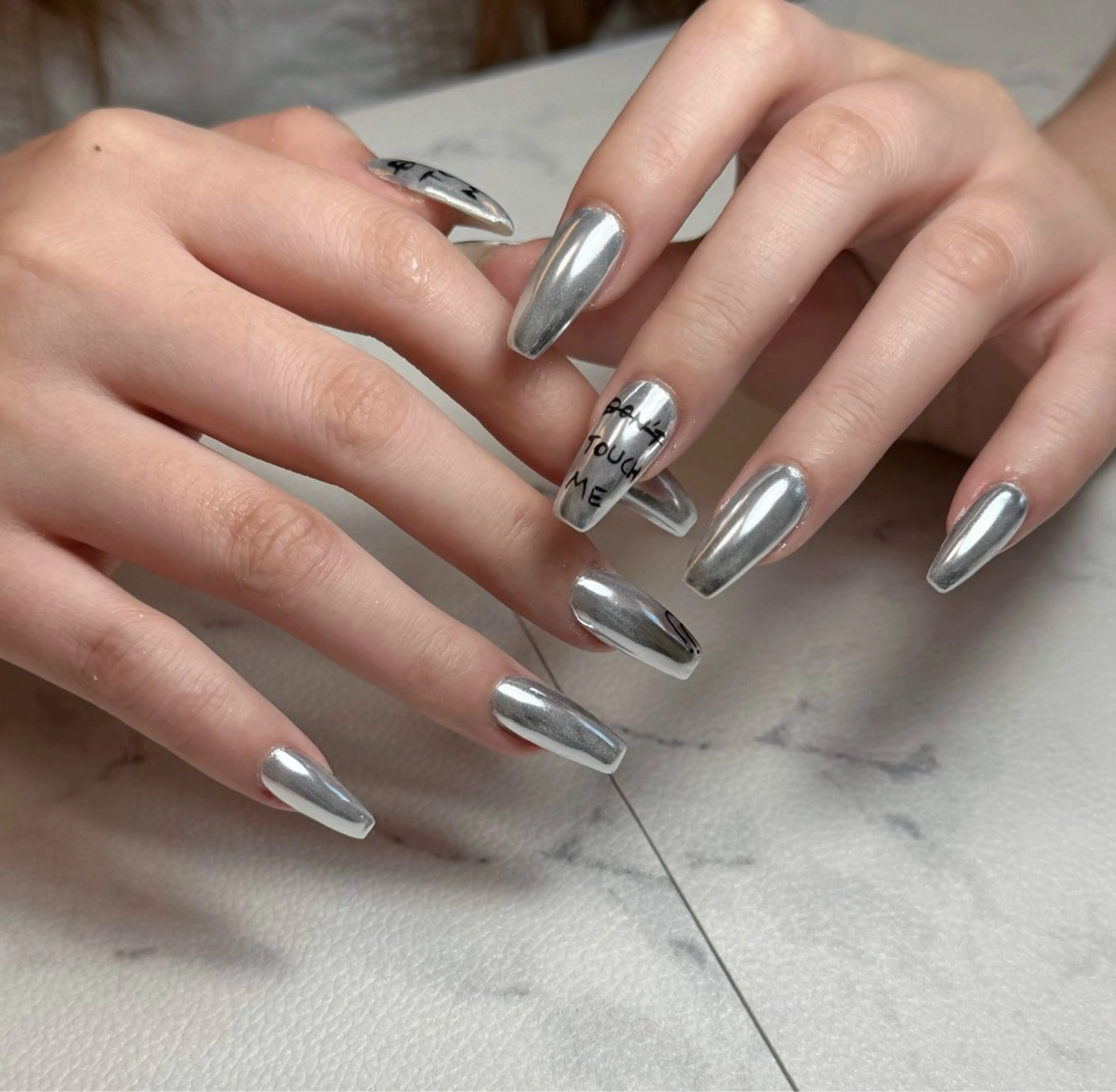 ネイル 韓国ネイル ミラーネイル ワンホンネイル nailsalon ChuColaのネイルデザイン